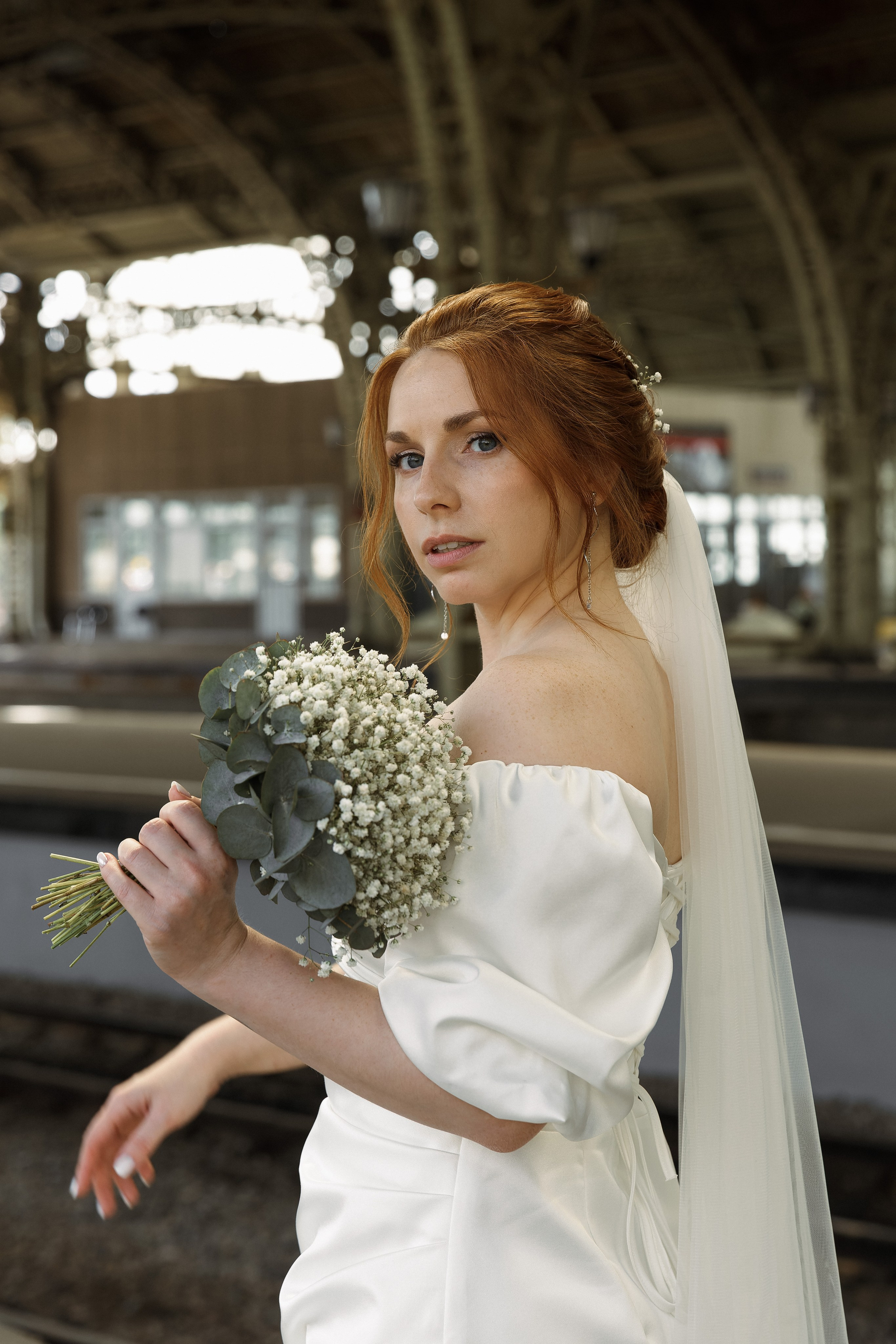 Кристина и Артем — свадебная съемка на Витебском вокзале. Свадебный и портретный фотограф в Санкт-Петербурге Анна Демьянова