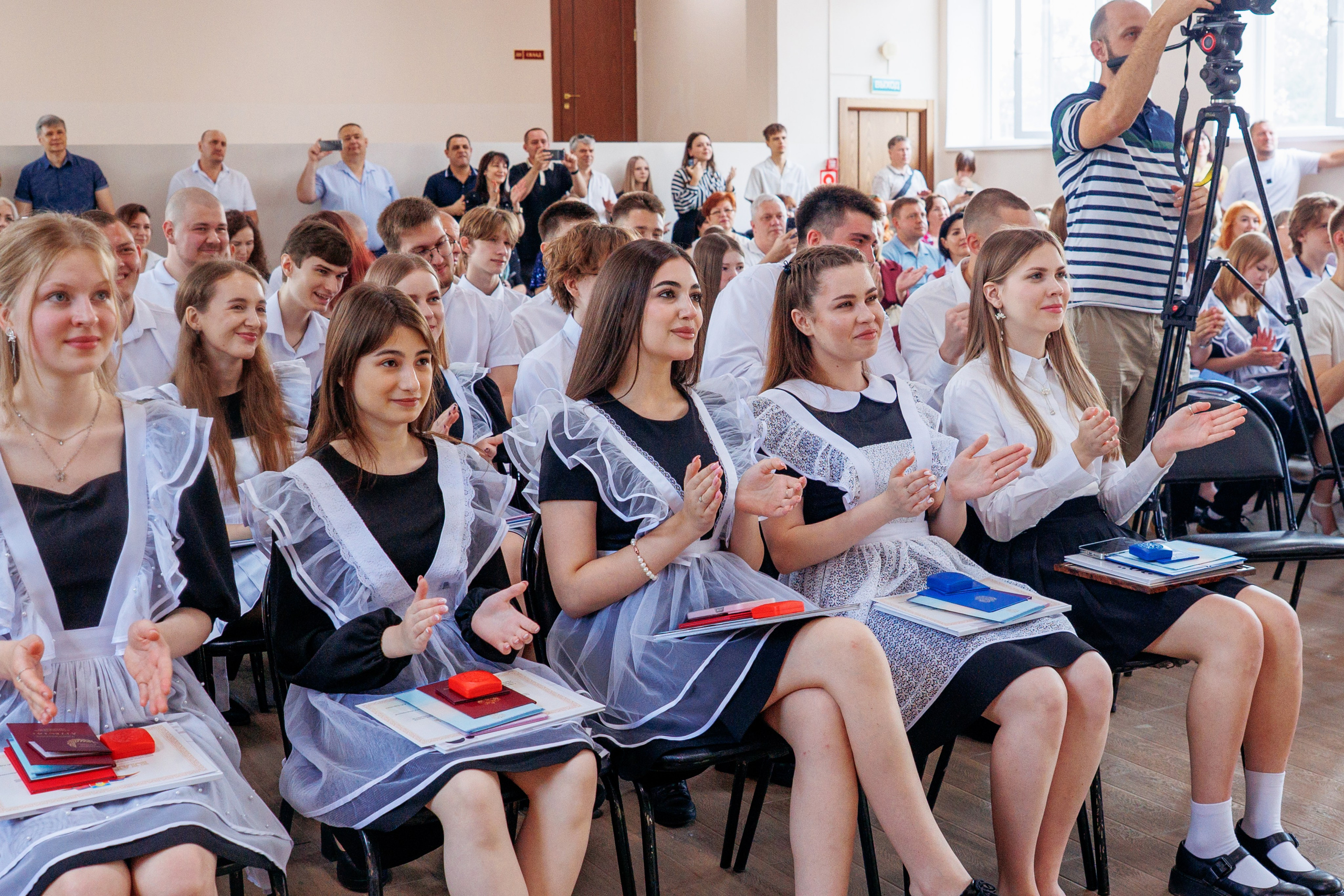 Вручение аттестатов. Свадебный и семейный фотограф в Армавире
