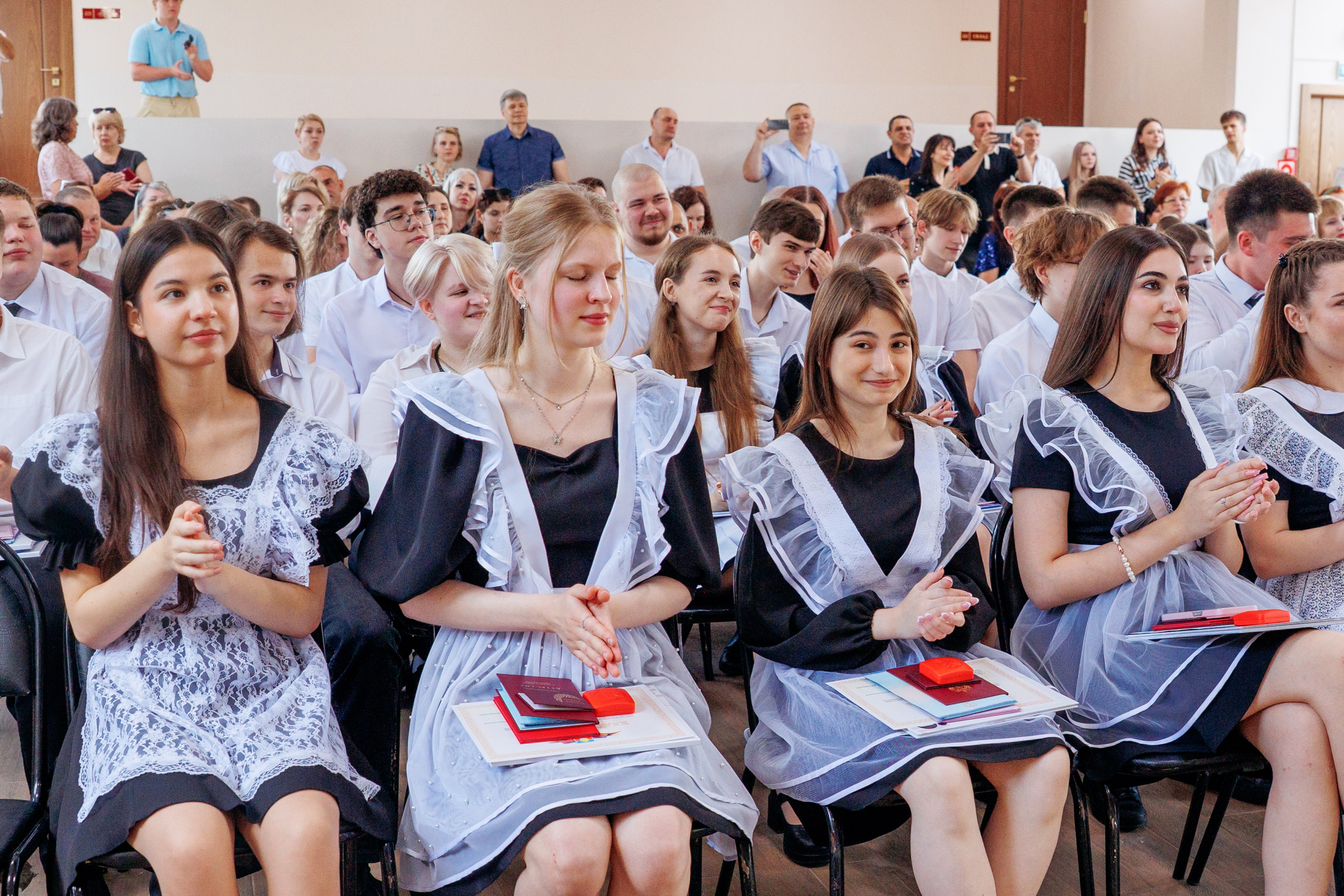 Вручение аттестатов. Свадебный и семейный фотограф в Армавире