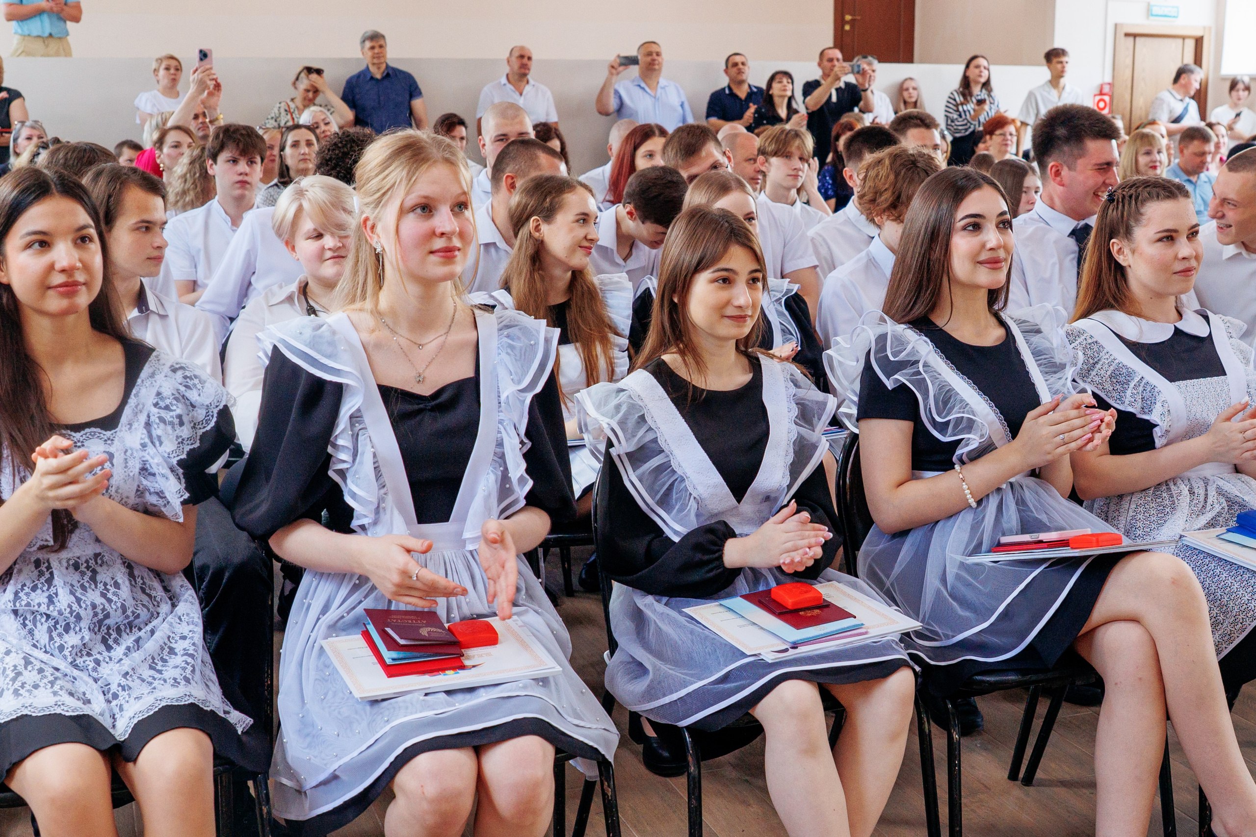 Вручение аттестатов. Свадебный и семейный фотограф в Армавире