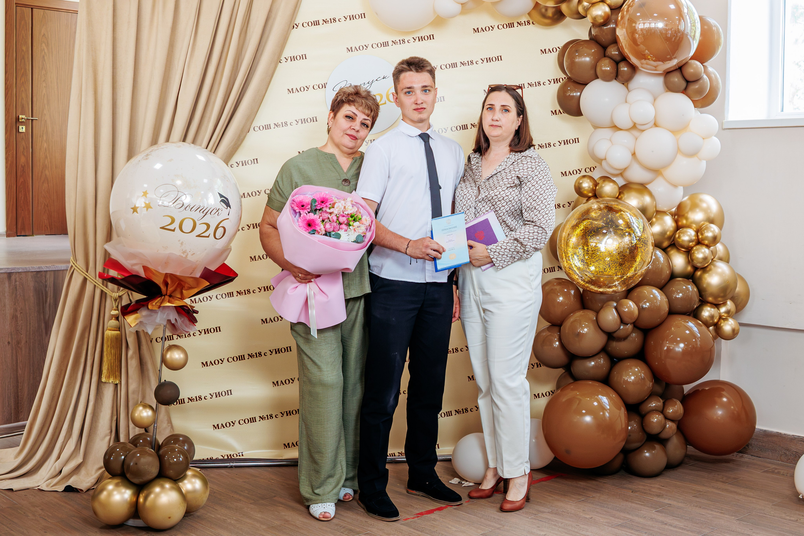Вручение аттестатов. Свадебный и семейный фотограф в Армавире