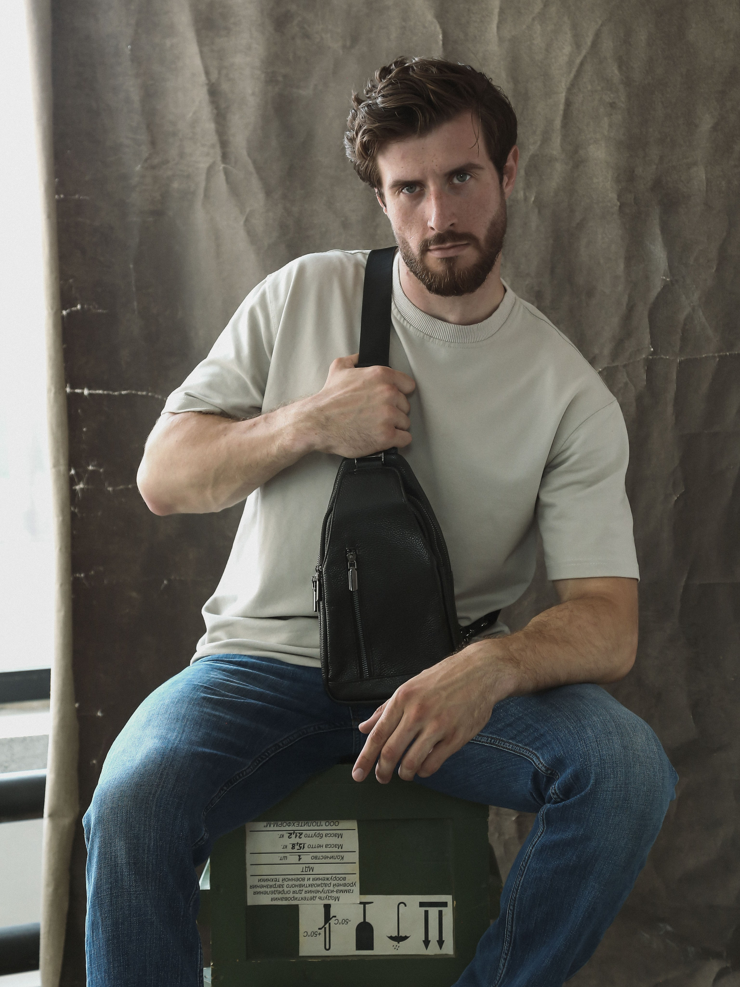 Коммерческая фотосессия мужских сумок для маркетплейсов и социальных сетей. Fashion фотограф в Санкт-Петербурге Савинова Ирина