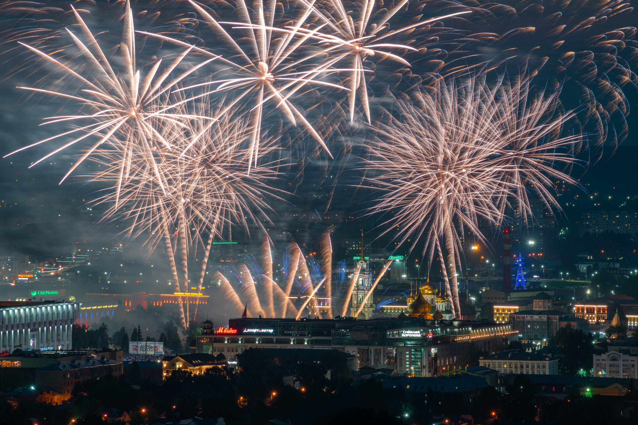 Салют в день России