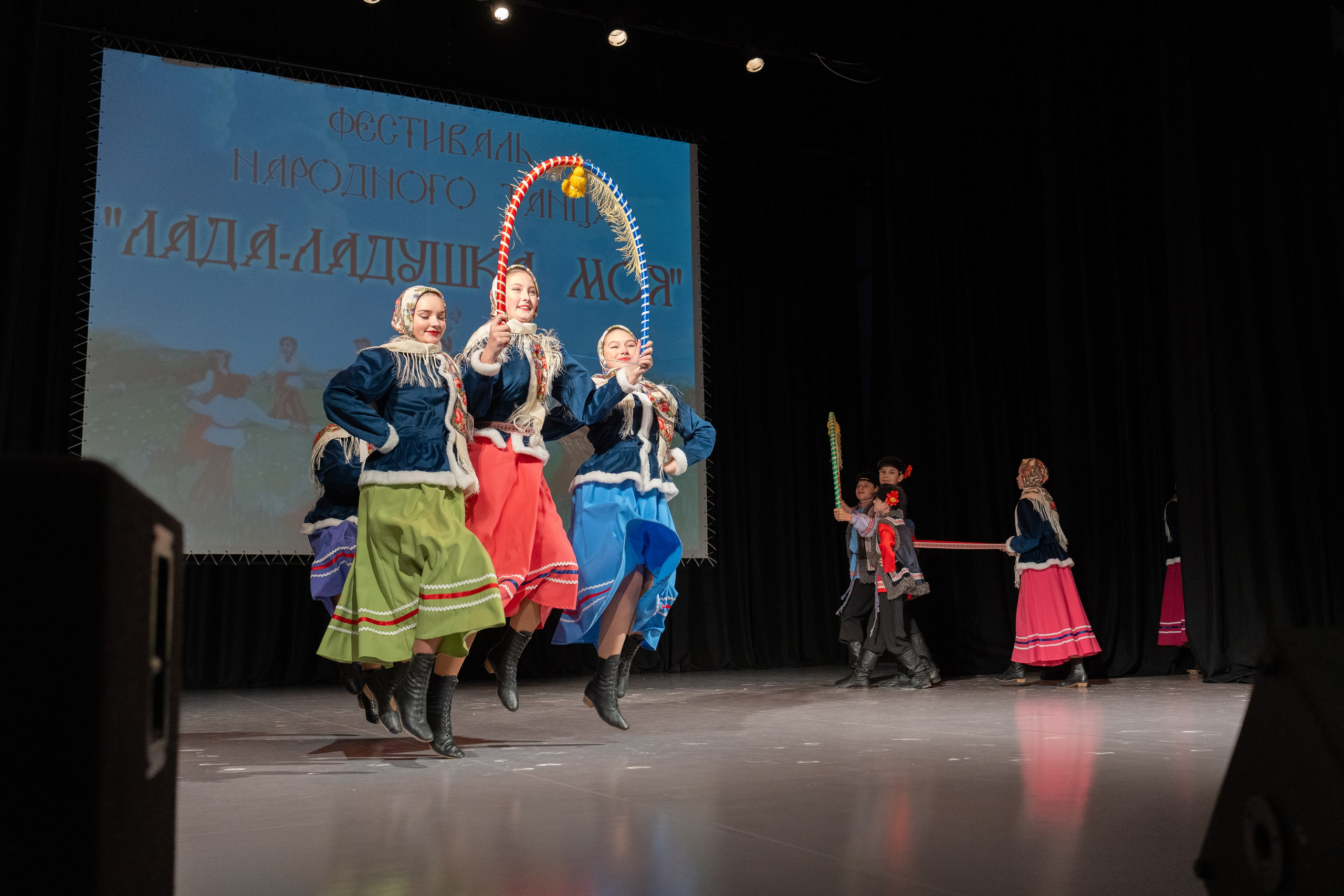 Народный танец. Репортажная съёмка в Санкт-Петербурге, Константин Петров