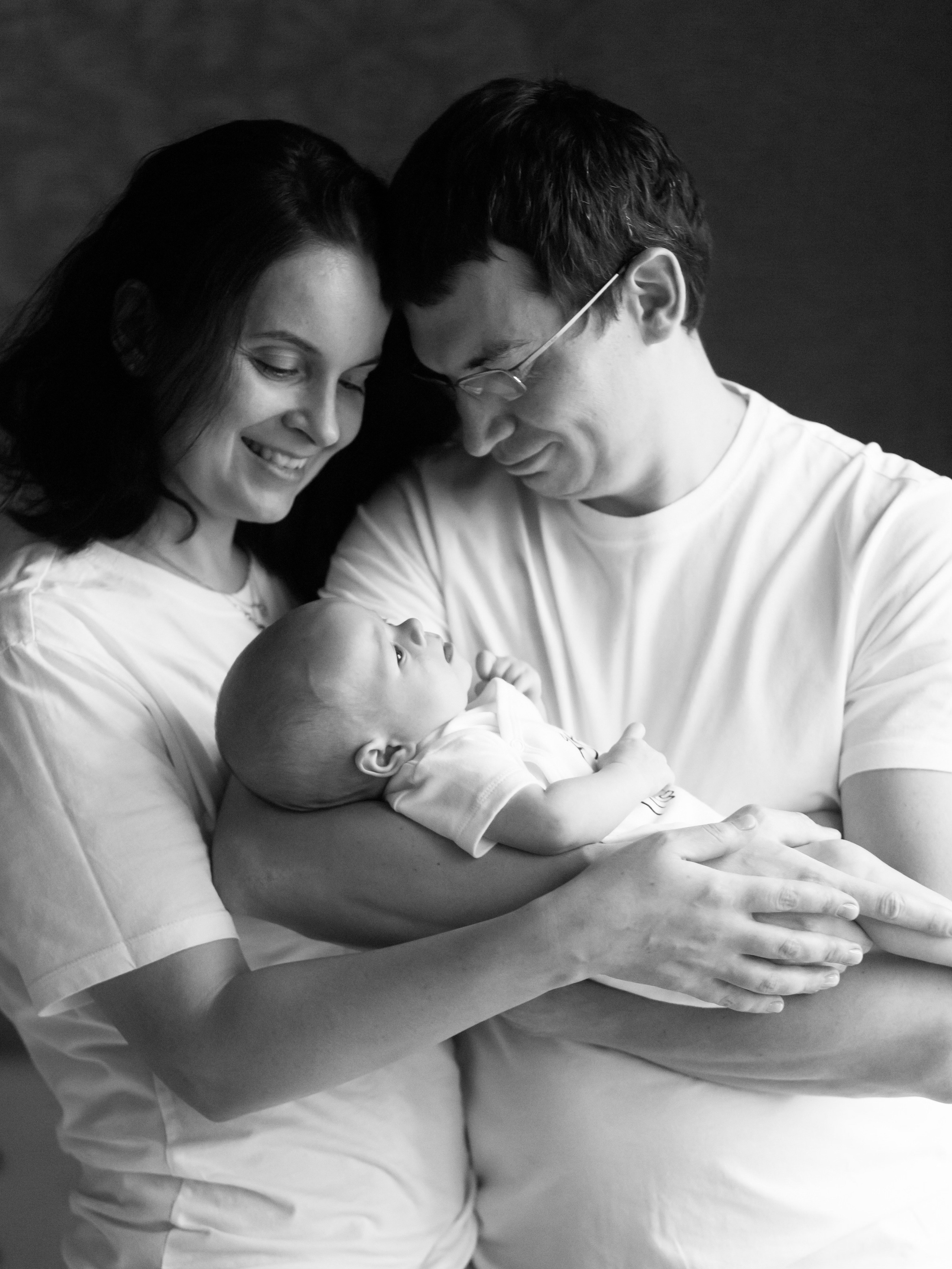 Черно-белая съемка новорожденной. Фотографы в Москве Светлана Устинова и Сергей Грачев