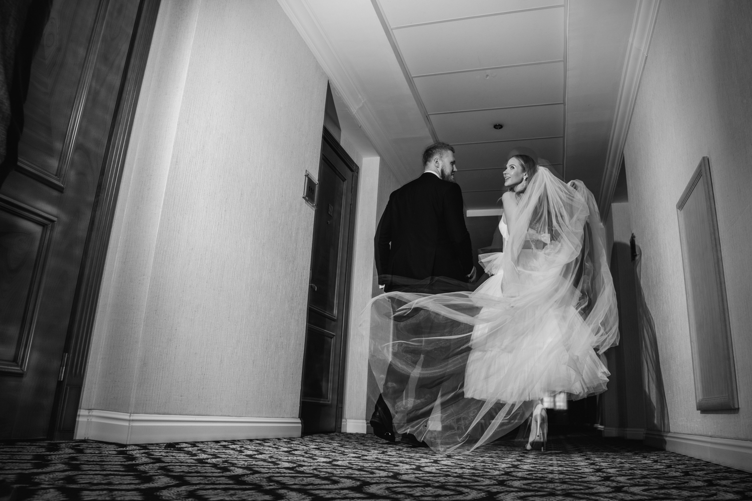 Свадебная фотосессия в отеле RIVIERA SUNRISE RESORT & SPA. Свадебный и семейный фотограф и видеограф, Крым, Москва, Санкт -Петербург