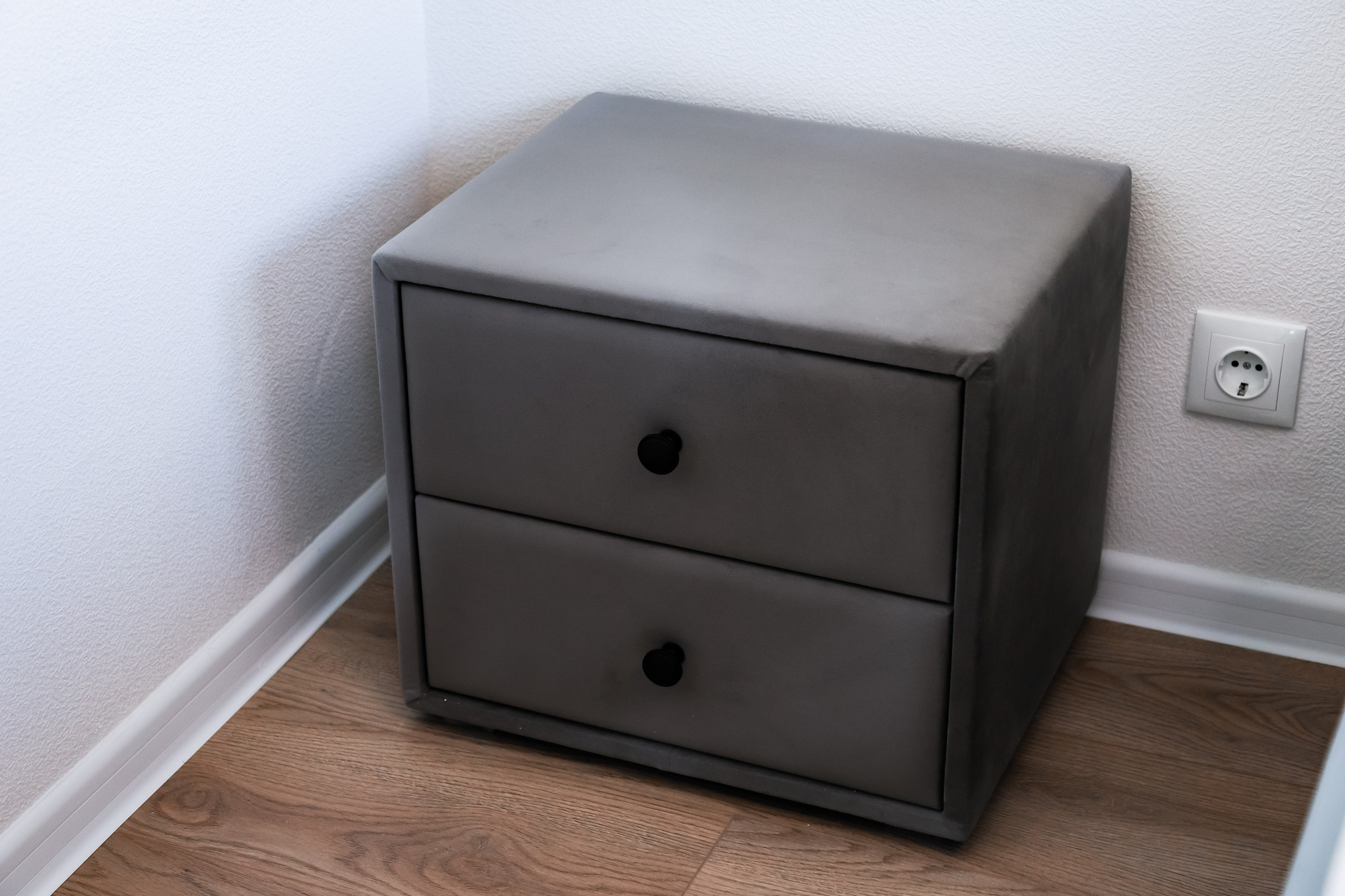 APARTMENT COMPLEX INTERIOR. Mixturecaptures