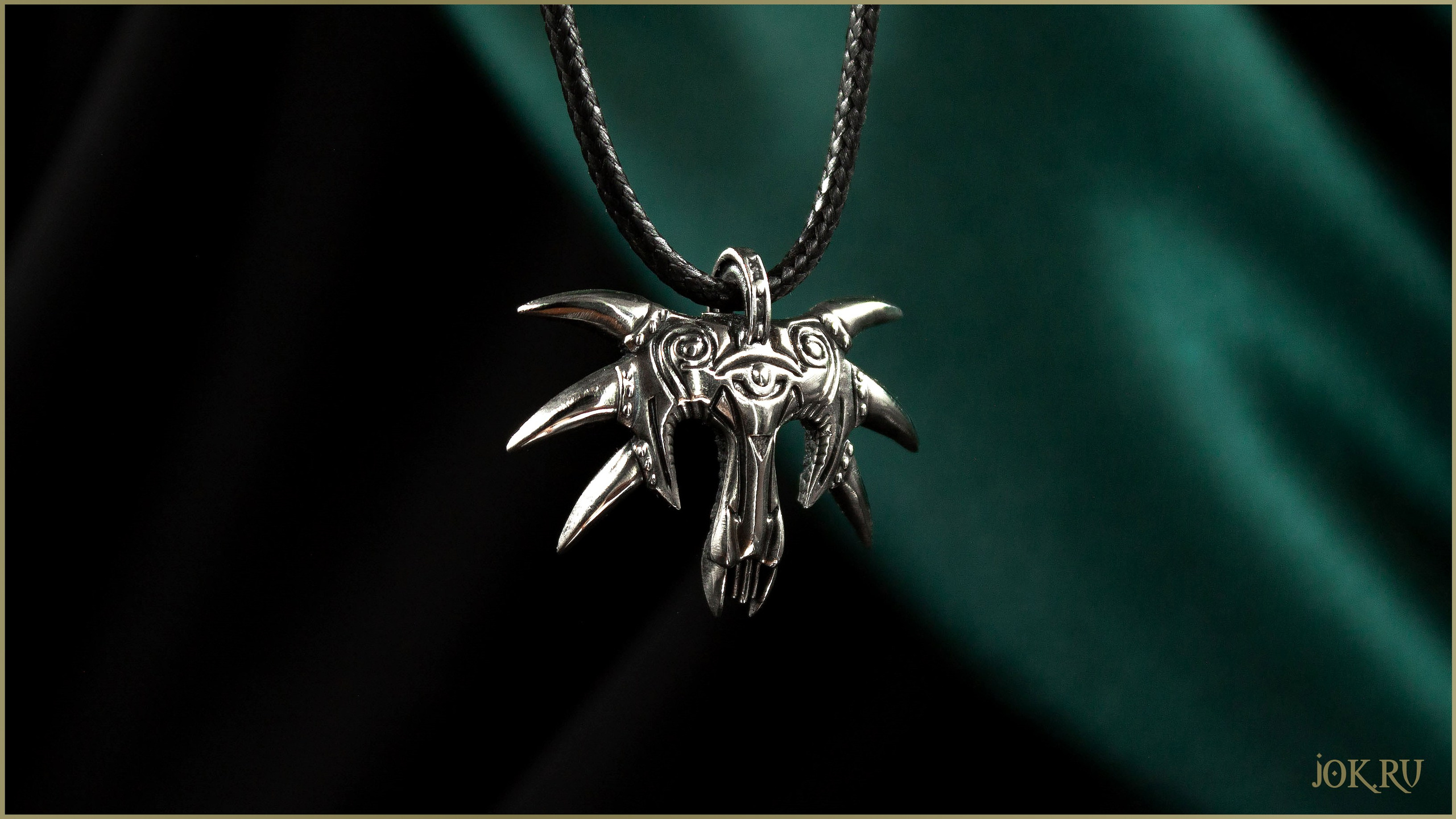 JOK.RU Украшение из игры Gothic ArcaniA маска Спящего подвеска Крушак этот кулон создан специально для фанатов игры "Готика". Она представляет собой амулет Спящего, древнего демона,