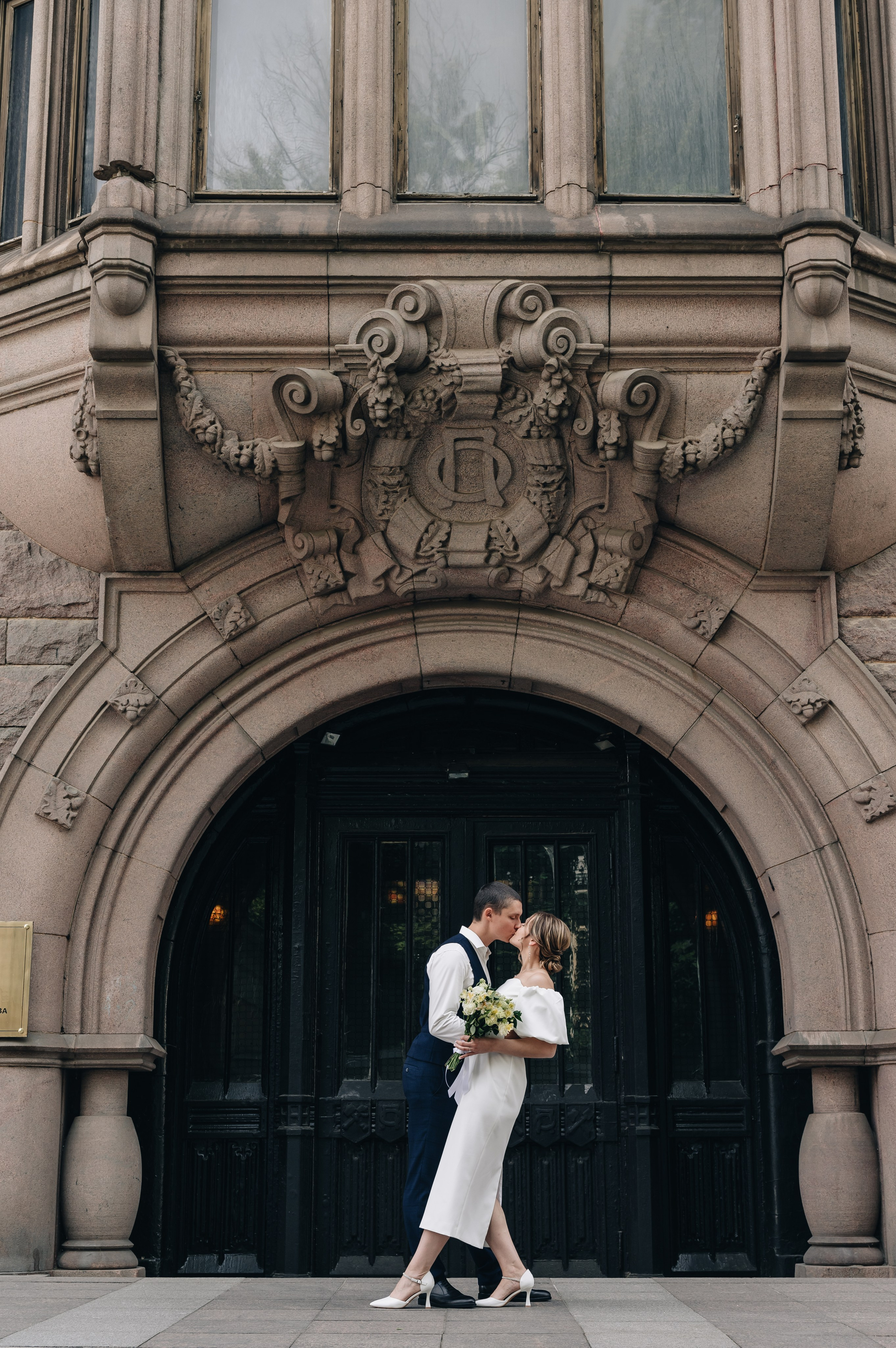 Свадебная фотосессия в Грибоедовском ЗАГСе. Портретный фотограф Москва Светлана Кашура