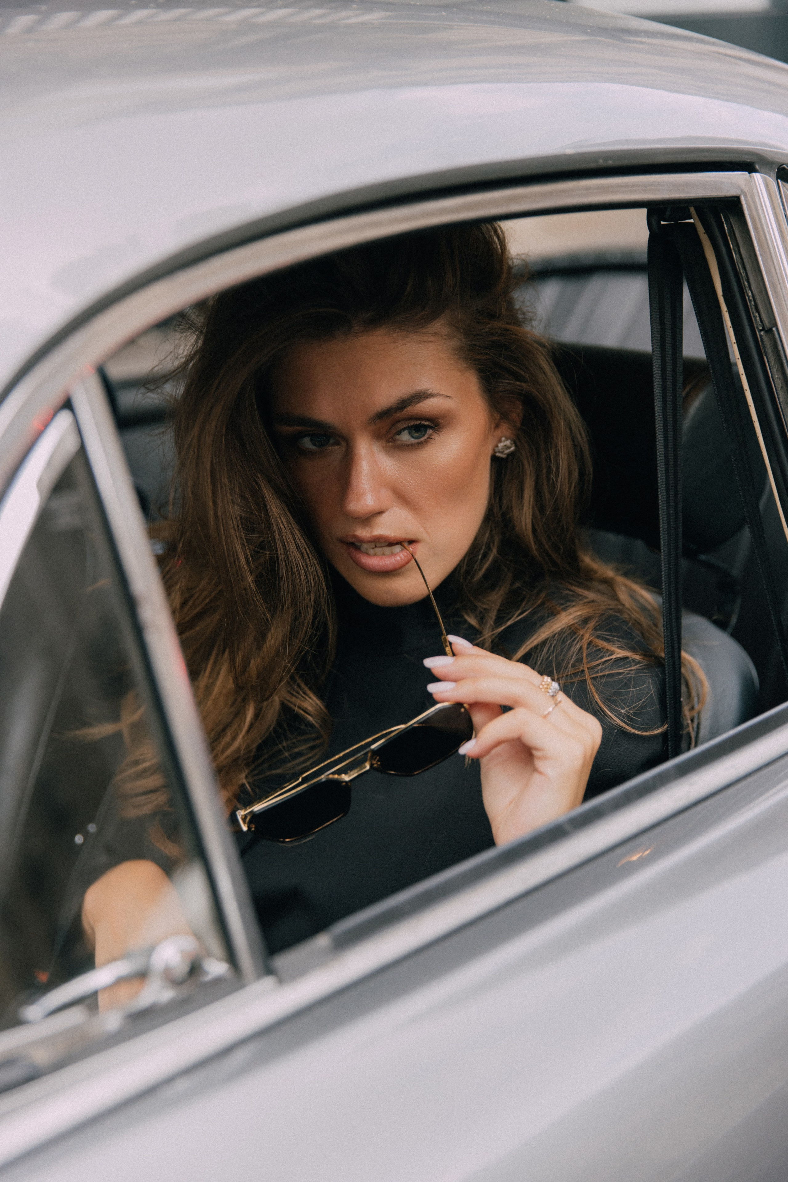 Hit the road. Photographer in Paris