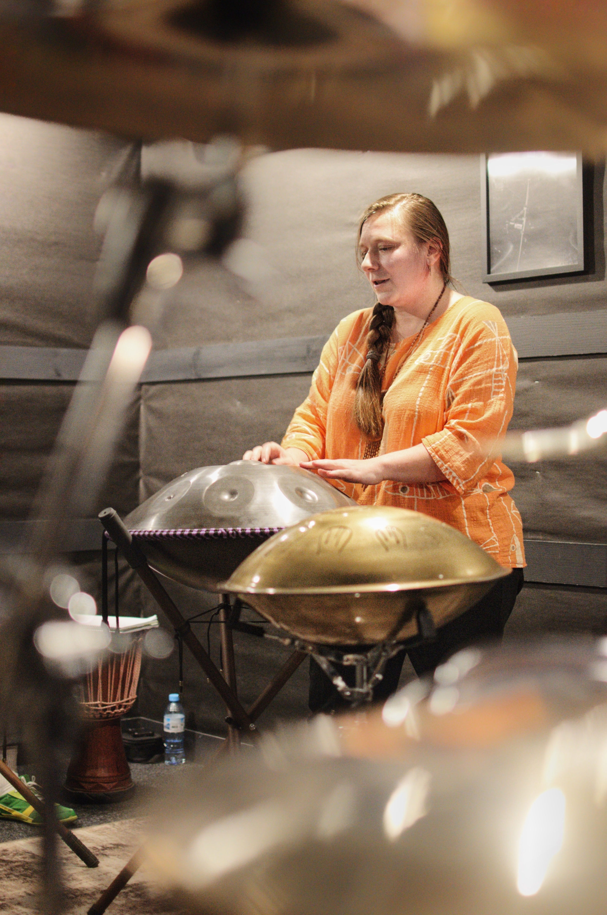 Фотосъемка мастер-класса по Хангдраму с Екатериной Князевой в школе барабанов Dedov.Drums Зеленоград. Предметный и контентный фотограф в Москве и Зеленограде Анастасиевская