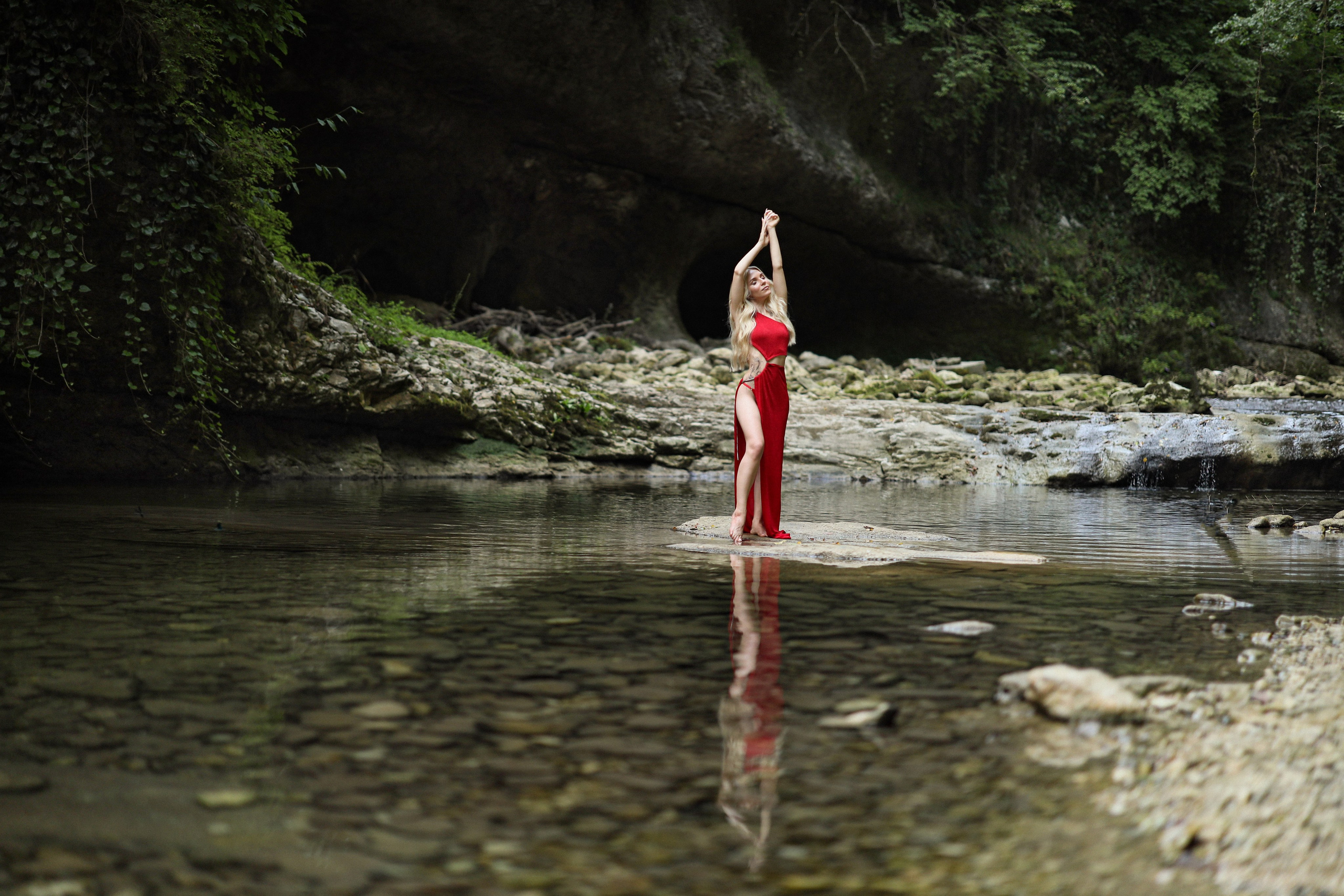 Фотосессия на Ольгинском водопаде для Ирины. Свадебный и семейный фотограф в Абхазии Жанна Соснина