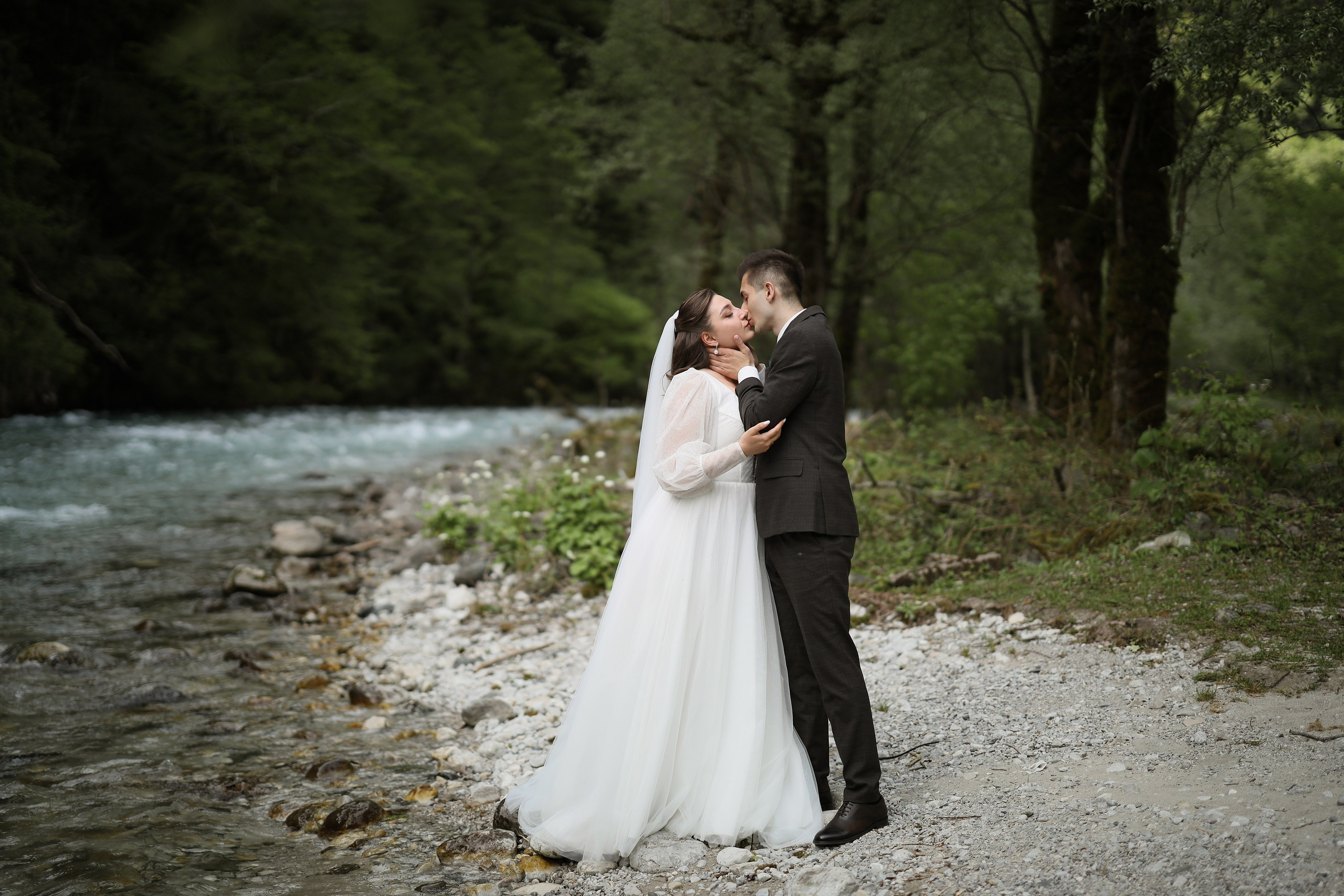 Свадебное Love story на озере Рица. Свадебный и семейный фотограф в Абхазии Жанна Соснина