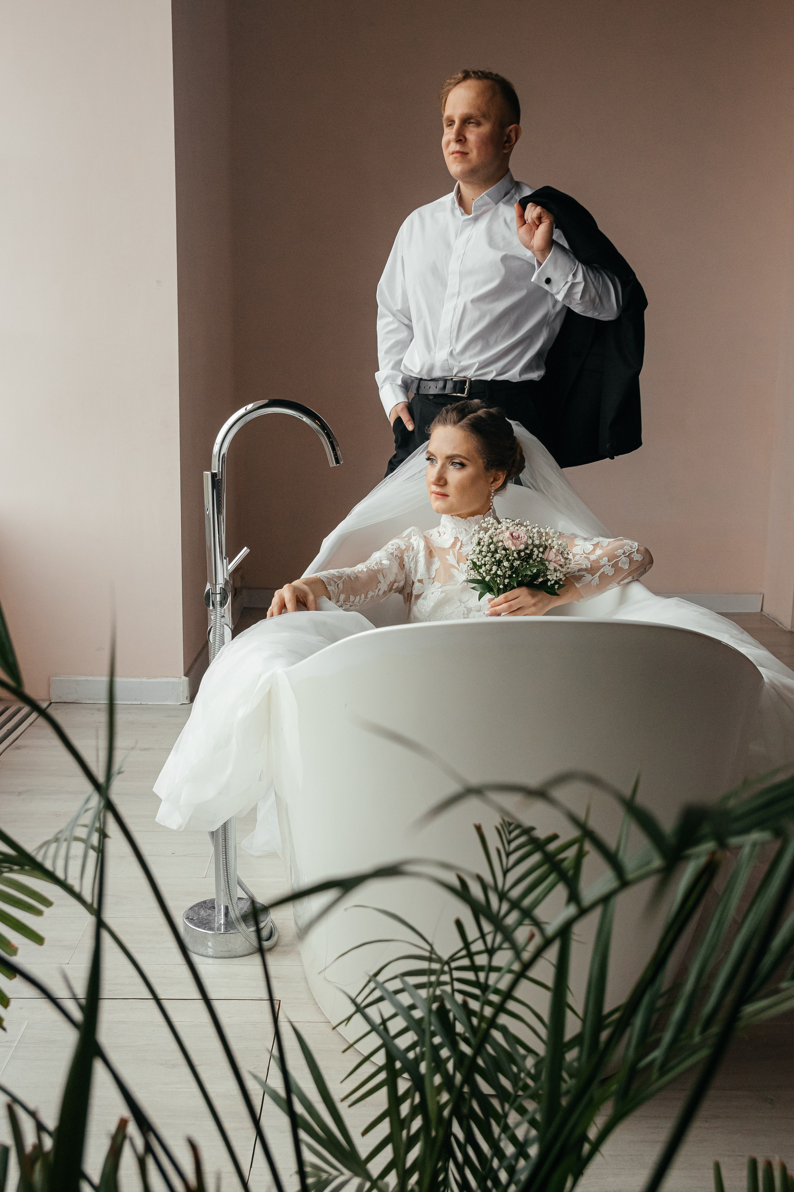 Привет, я - Кирилл, свадебный фотограф из Минска. Выезжаю по всей Беларуси.