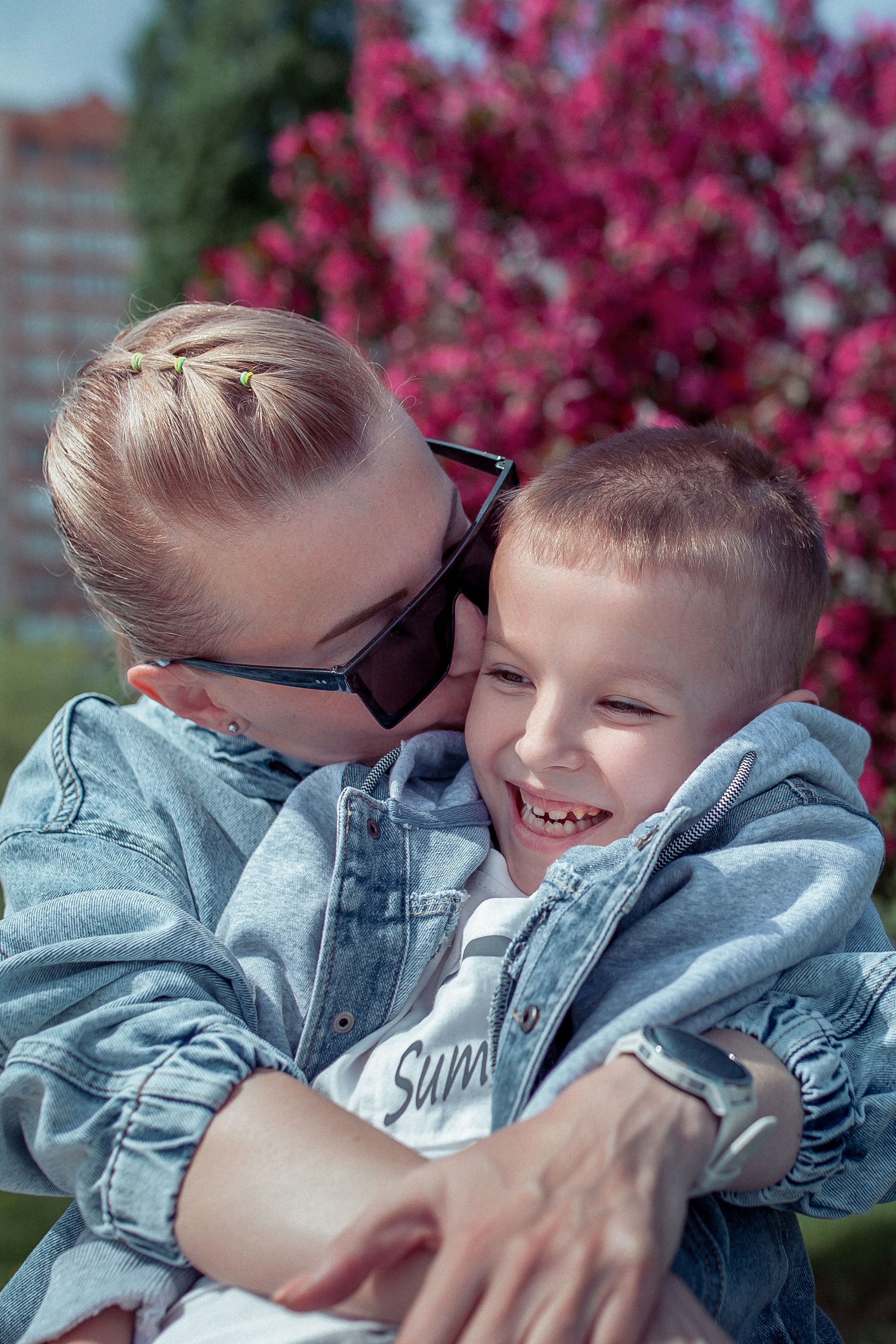 Семья Марии и Антона в весеннем цветении. Фотограф в Волгограде Норченко Светлана