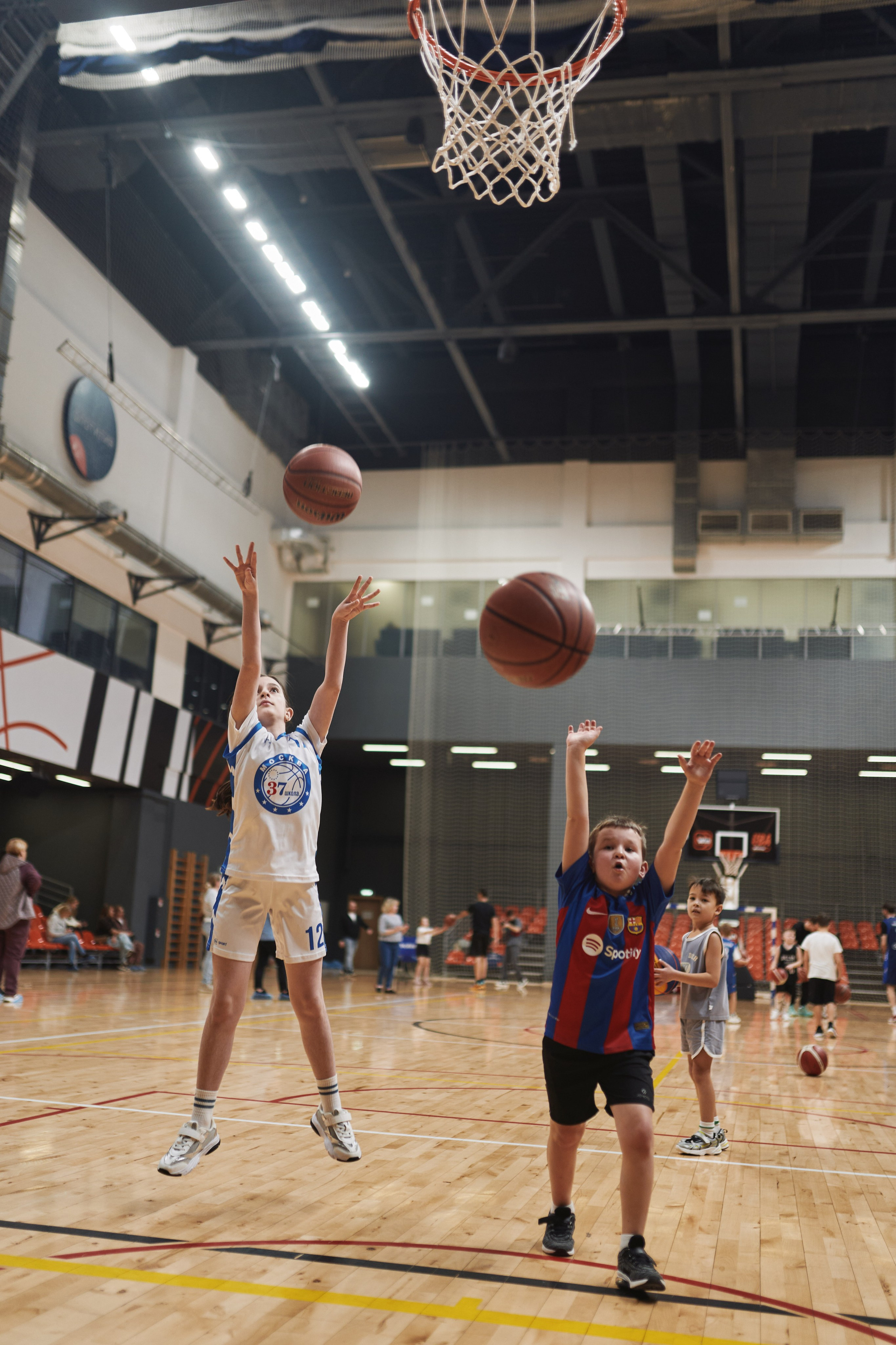 Новогодний баскетбол 2025. Детская лига. Евгений Бреча. Коммерческий и бэкстейдж фотограф в Москве