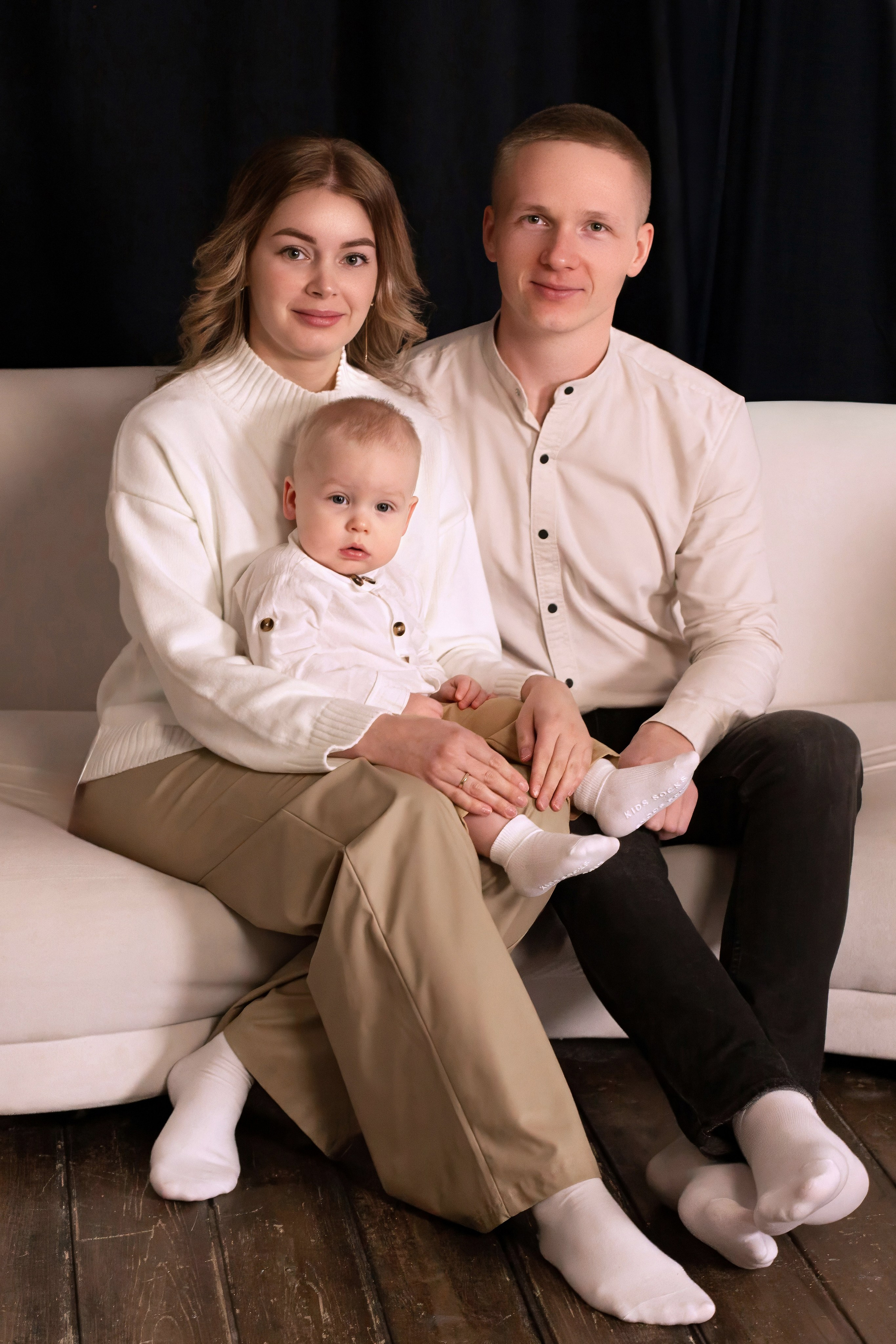 Семейная фотосессия в студии. Фотограф Ставрополь Пятигорск Елизавета Дарина