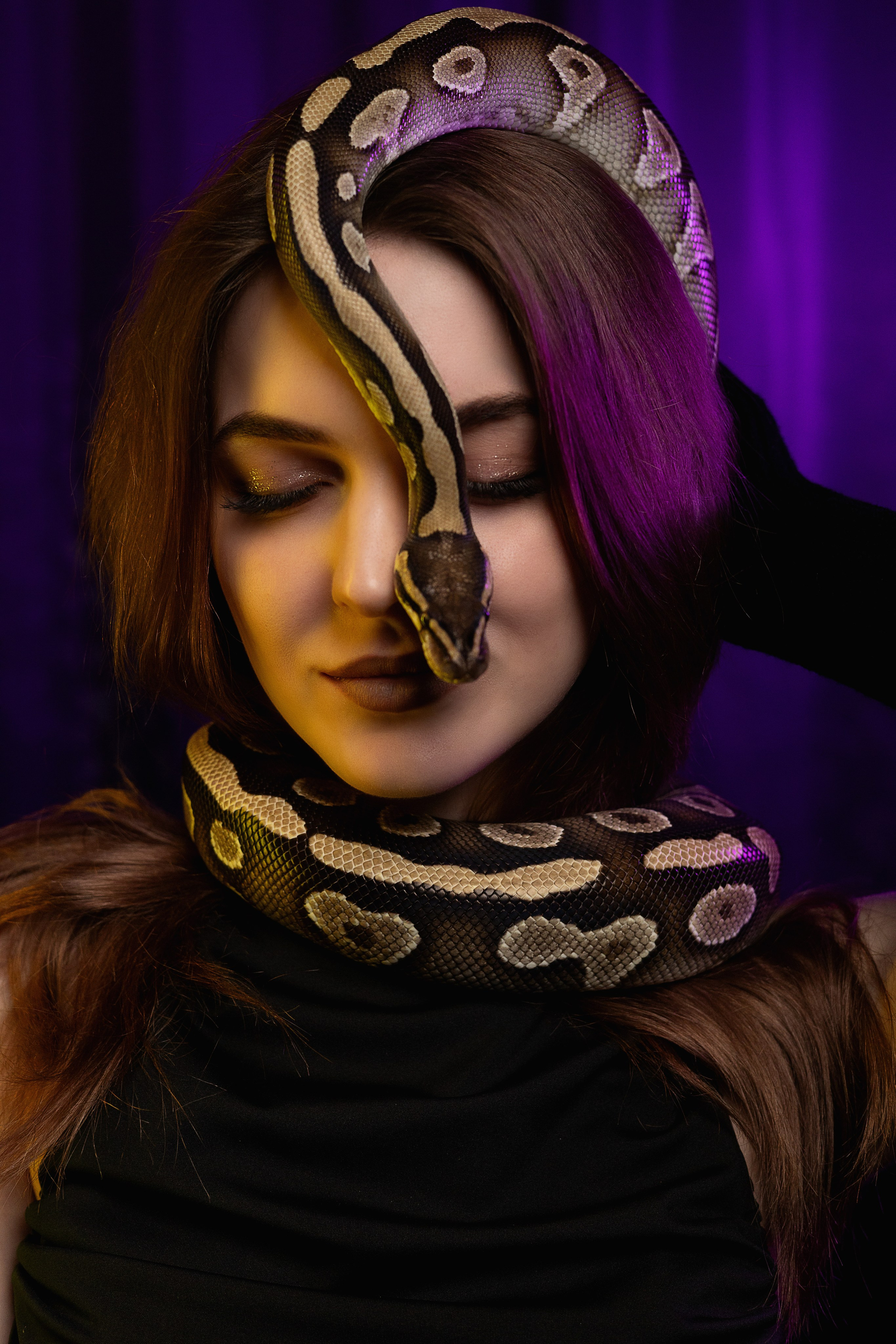 Анастасия. Фотосессия со змеей. Портретный фотограф Панферова Регина г. Санкт-Петербург, г. Казань