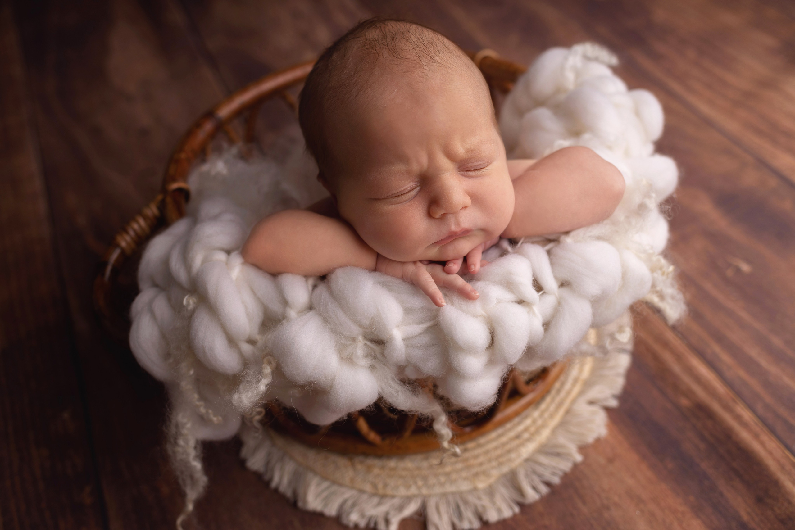 Классическая фотосессия малыша. Фотограф новорожденных малышей в Омске и Омской области Эльвира Камаева