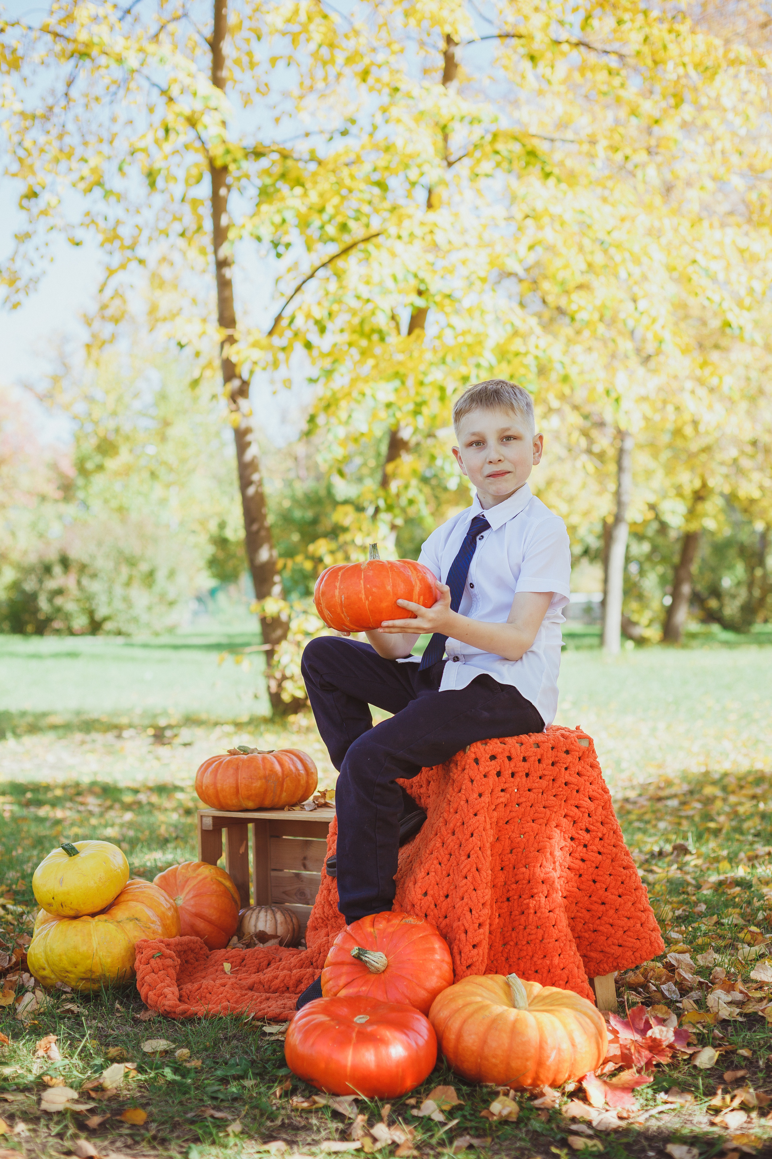 Школьная фотосессия на 31 августа. 1,2,3 сентября. Портреты детей 4-6 штук. Групповые общие 2-5 шт. Цена 450р. (1). Семейный и детский фотограф в Сухом Логу Ольга Кайгородова