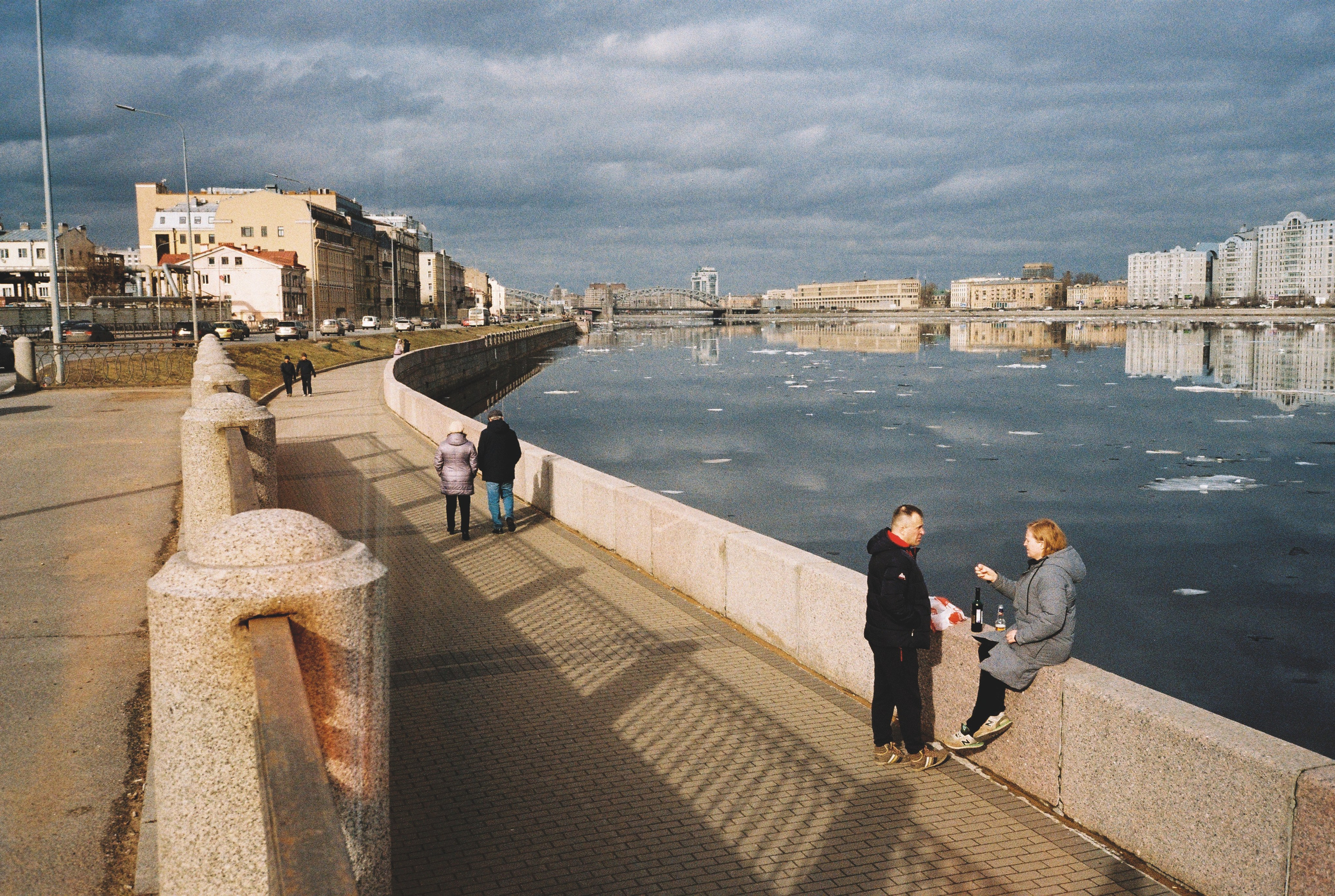 Фотографии цветные. Свадебный и семейный пленочный фотограф в Петербурге Истомина Ирина
