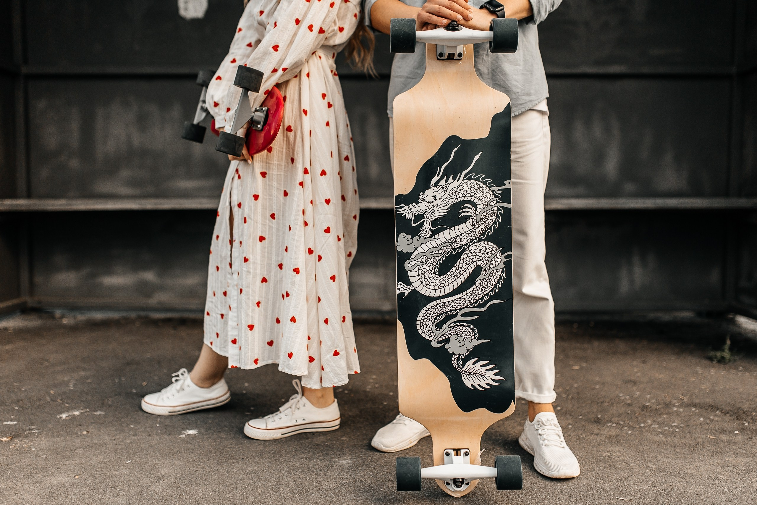 Здравствуйте! Я&nbsp;свадебный фотограф из&nbsp;Ульяновска, работаю в&nbsp;том числе по&nbsp;всей России и&nbsp;с&nbsp;выездом за&nbsp;границу. Снимаю свадьбы, lovestory, корпоративы, светский репортаж. Провожу обучение по&nbsp;фотографии, мастер-классы и&nbsp;воркшопы для других фотографов.