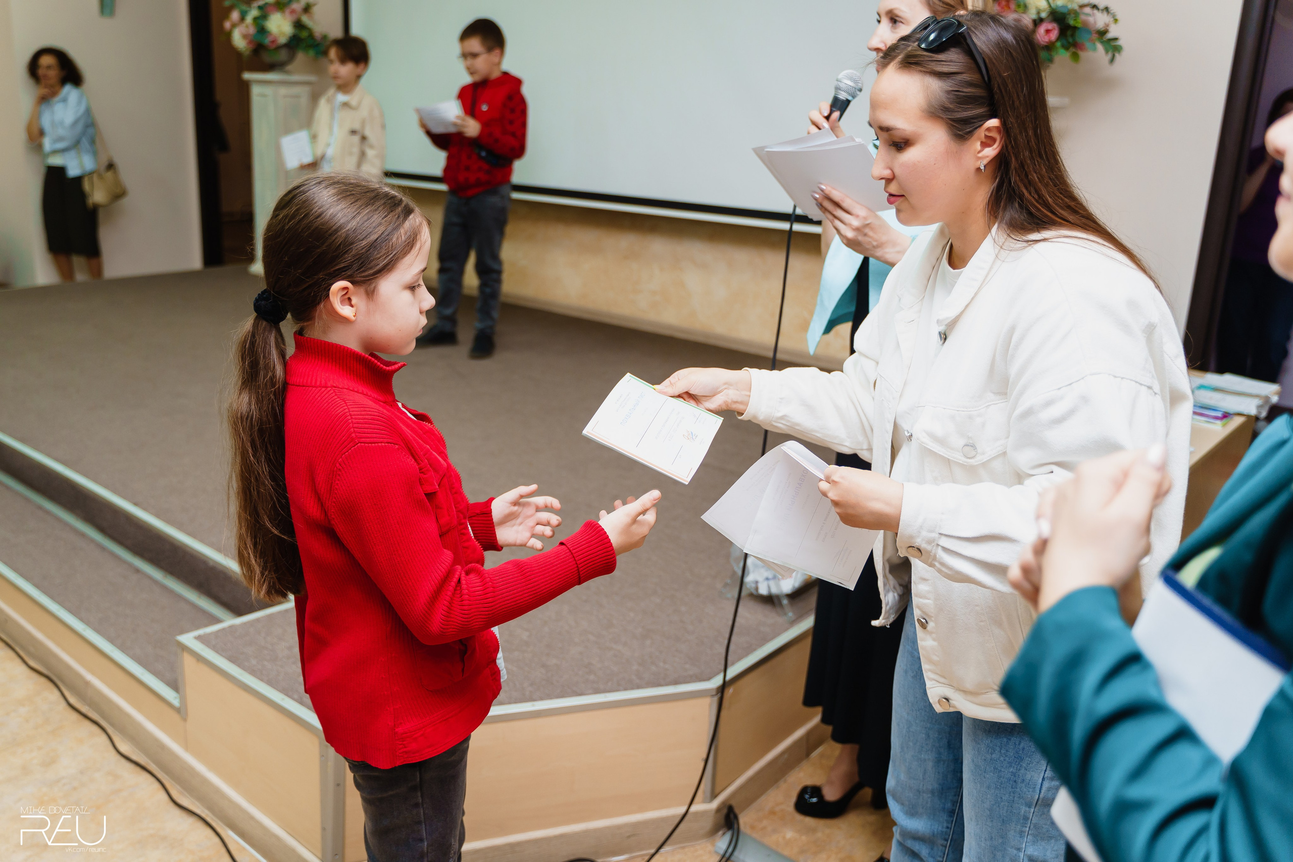 ВЫПУСКНОЙ ШКОЛЫ «Язык Для Успеха» 2023. Mike Dovetail | Портретный и репортажный фотограф