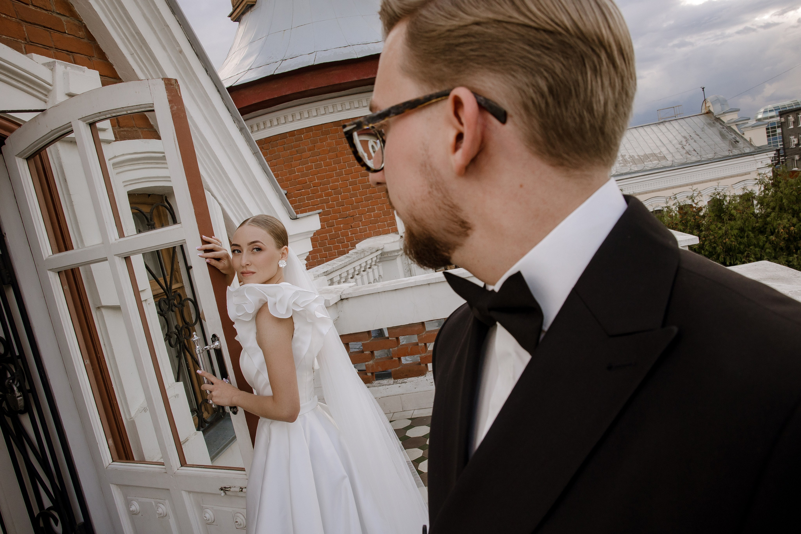 Свадебная фотосессия в Самаре в ресторане «Городская усадьба». Свадебный и семейный фотограф в Самаре и Тольятти | Елена Топанцева