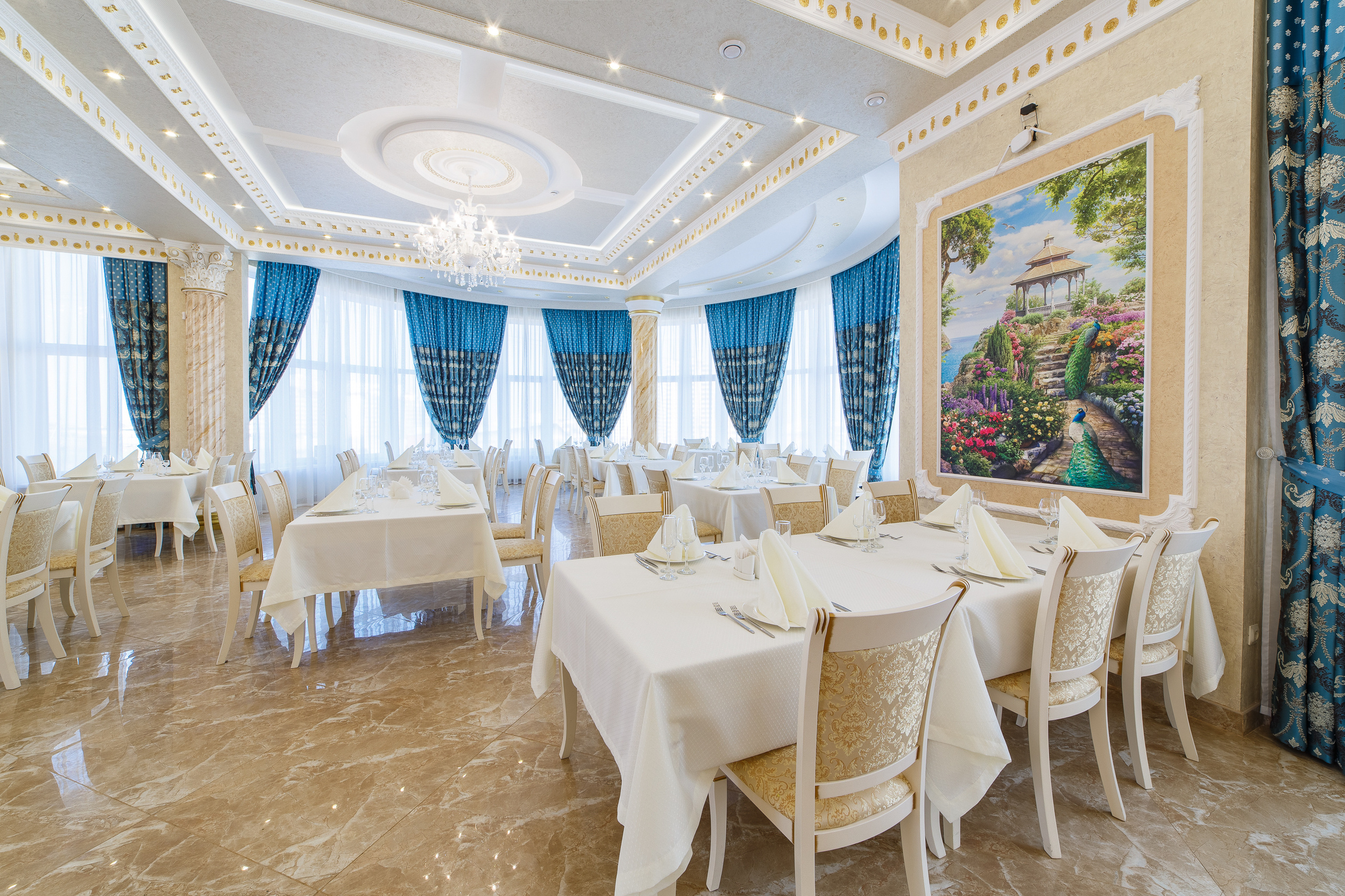 Renatphoto-Топовый фотограф по интерьерной фотосъёмке в г. Анапа. Профессиональная фотосъёмка интерьеров, предметная фотосессия еды для меню г. Анапа