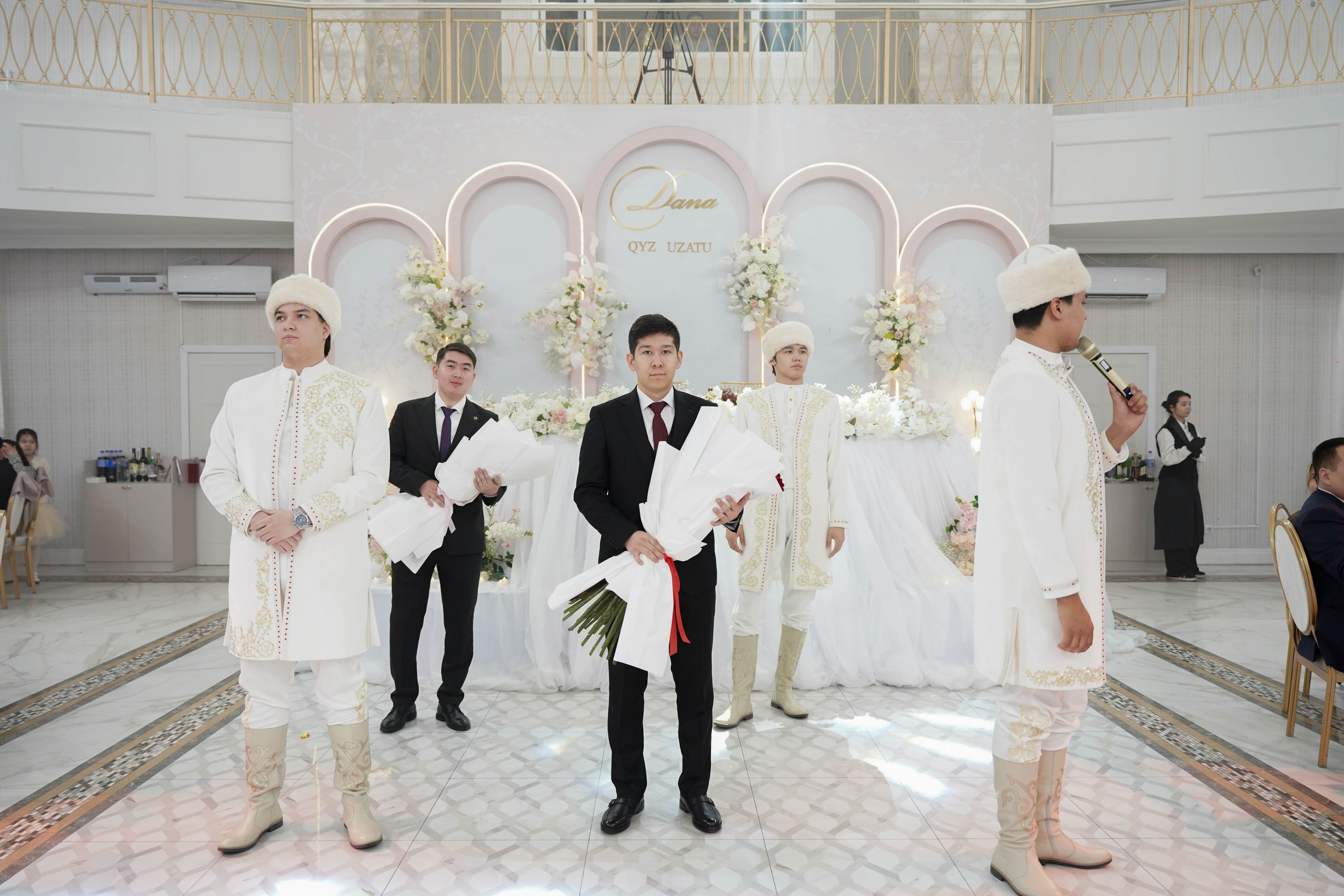 Dana uzatu. Фотограф Ернар Ержанов