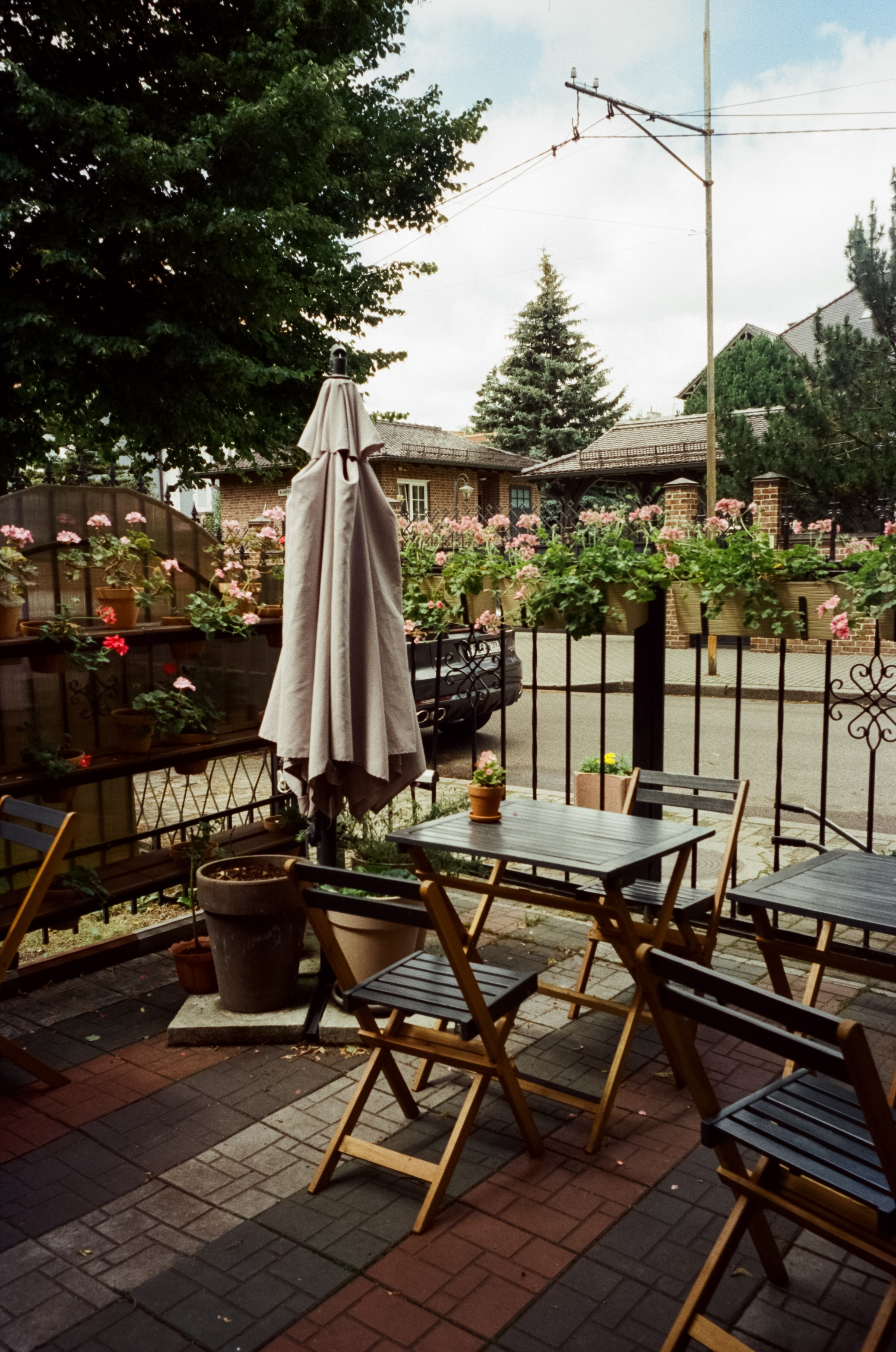 Район Амалиенау и кафе Amalienau Breakfast в Калининграде. Фотограф-документалист Мария Осокина