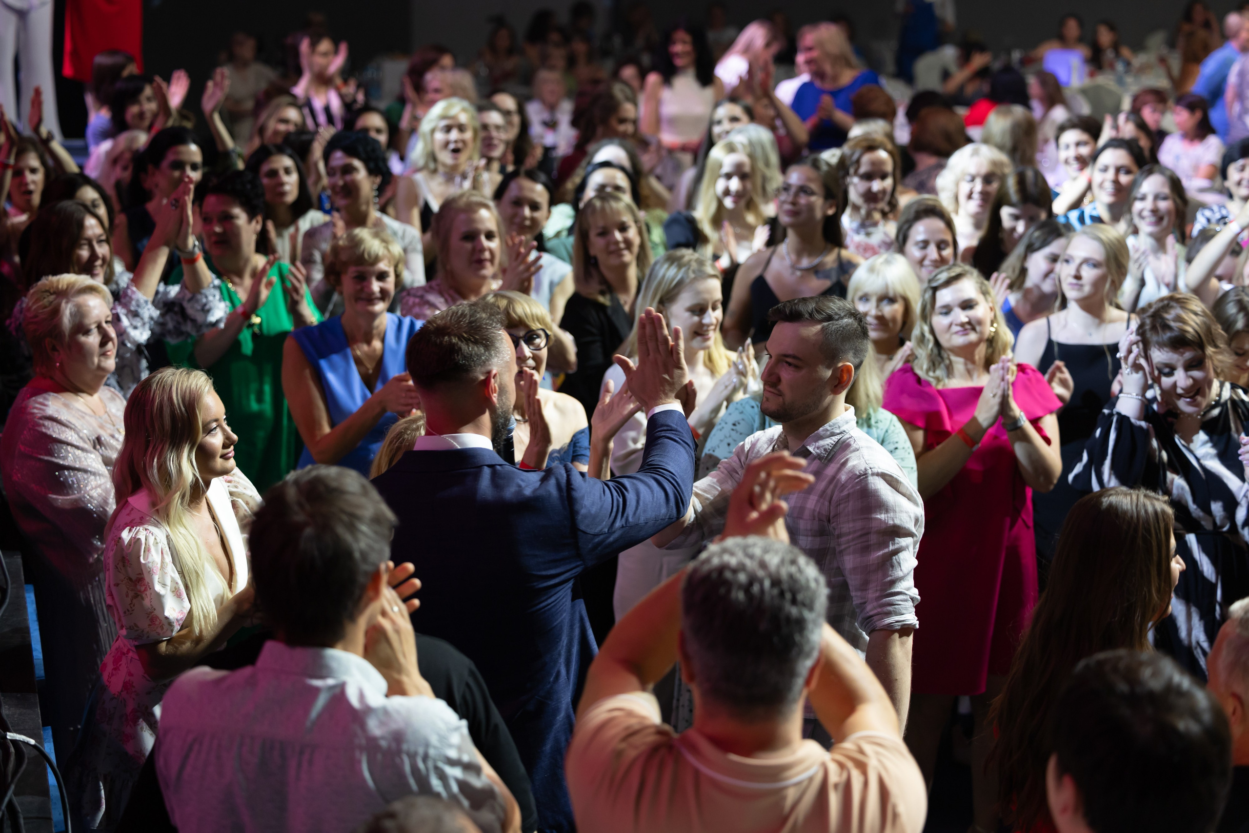 Оптик центр 25 лет. Фотограф свадебный, репортажный, индивидуальный, фото для маркетплейсов, брендов, автосалонов