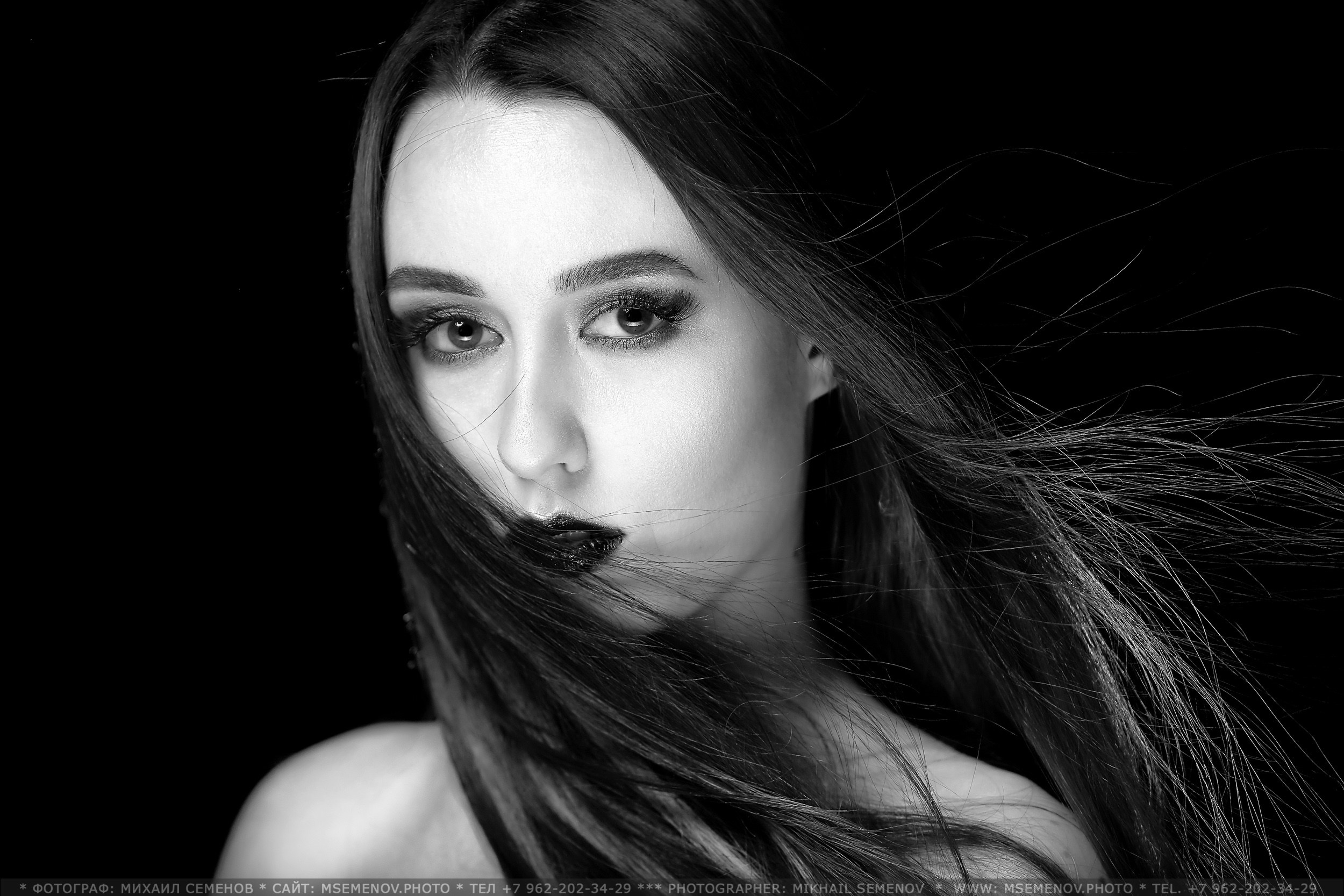 Portrait photo session. Photographer for business Mikhail Semenov. Aqua photo studio, photo school