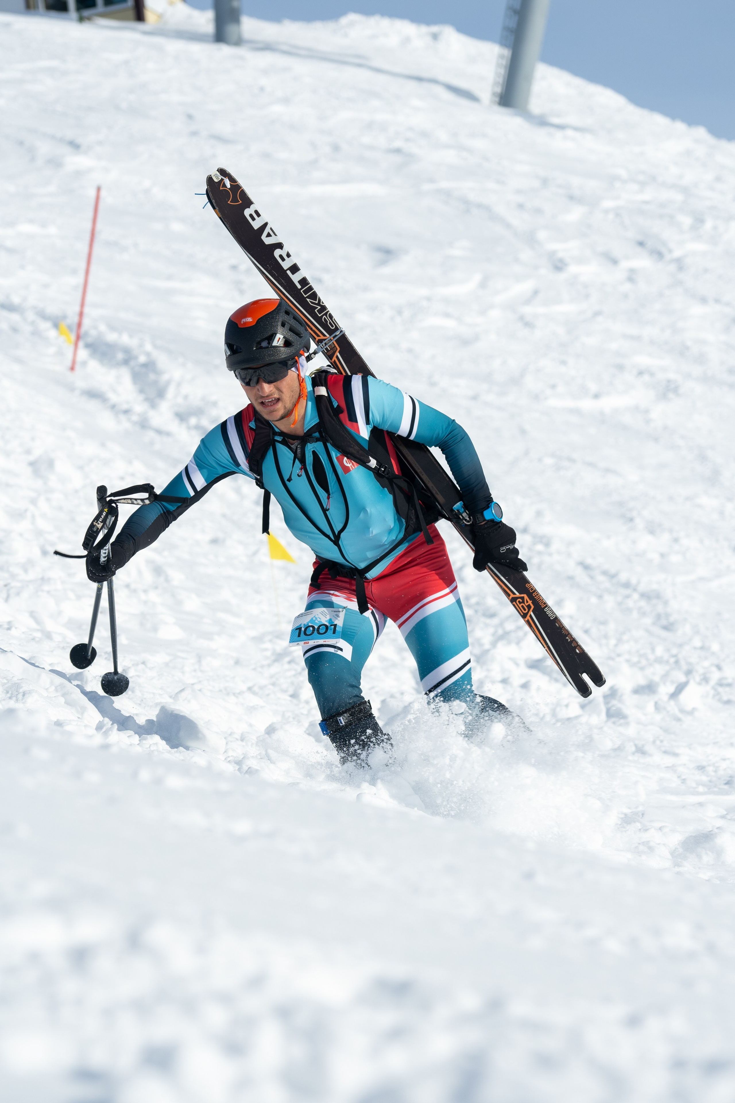 Кадр парня на дистанции с спортивного мероприятия 