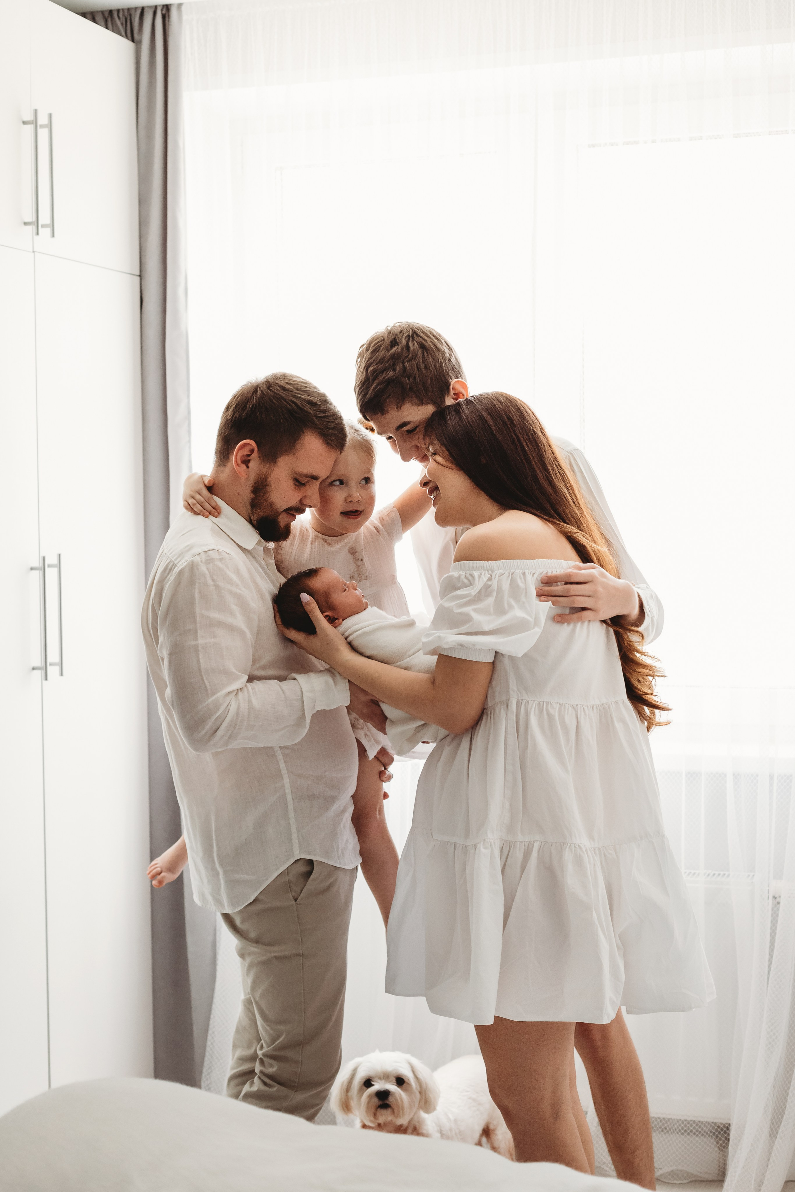 Александр с семьей 🤍. Фотограф Новорожденных в Москве Илона Шубина