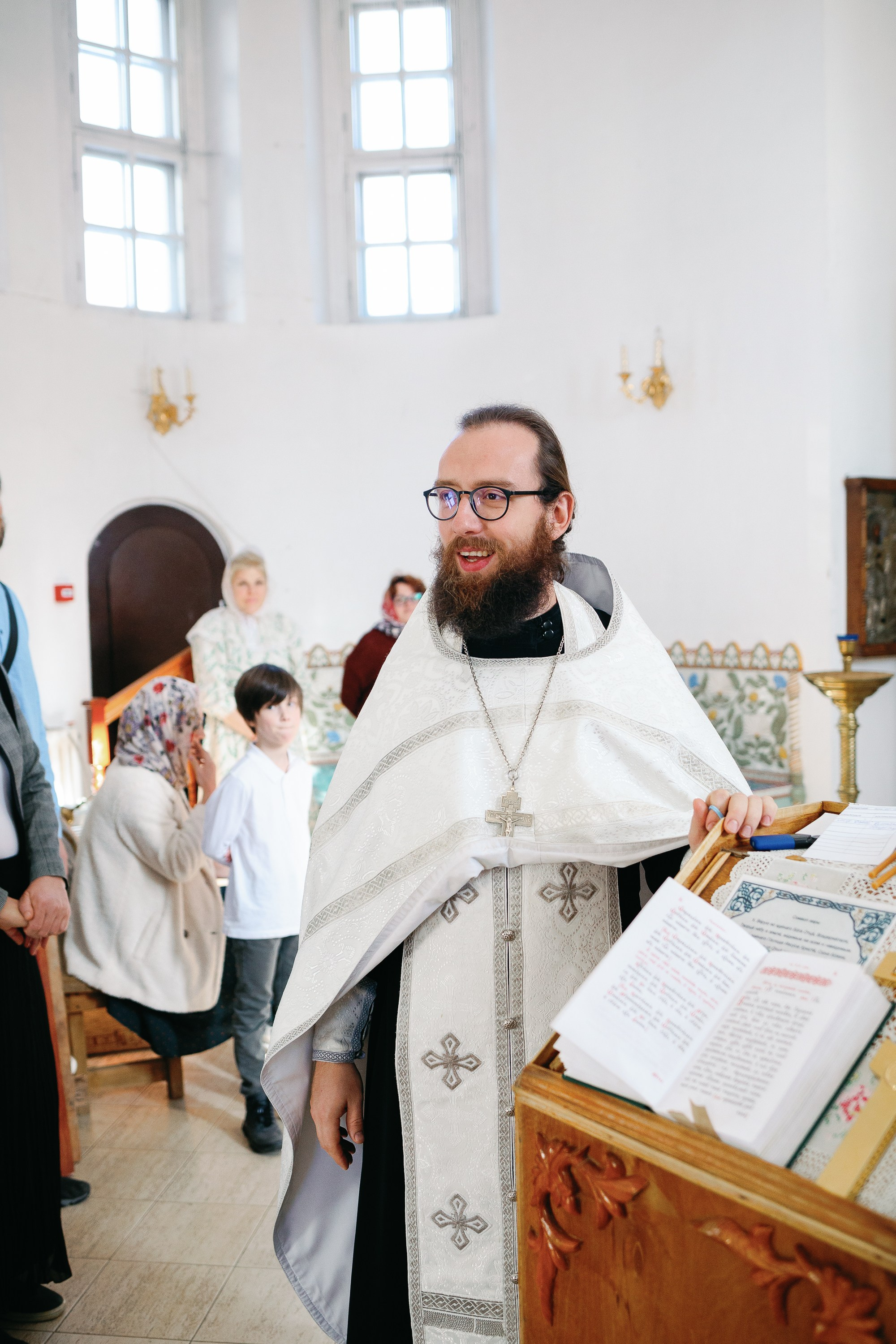 Фотограф Арсений Юревич на Крещение в Храме Преподобного Андрея Рублева в Электростали