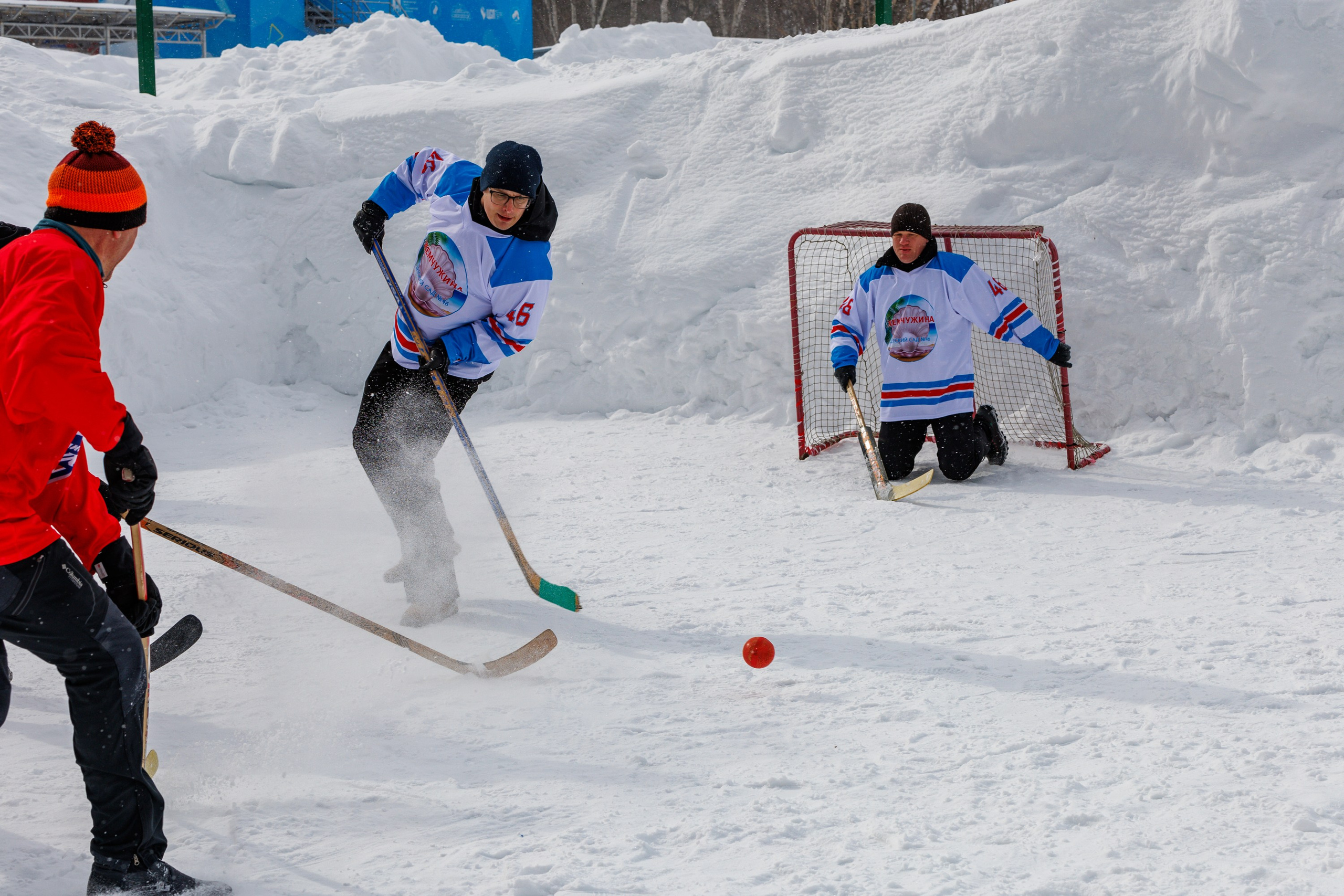 XIII чемпионат  по «ХОККЕЮ В ВАЛЕНКАХ». Свадебный, семейный и репортажный фотограф в Южно-Сахалинске Артур Петросян