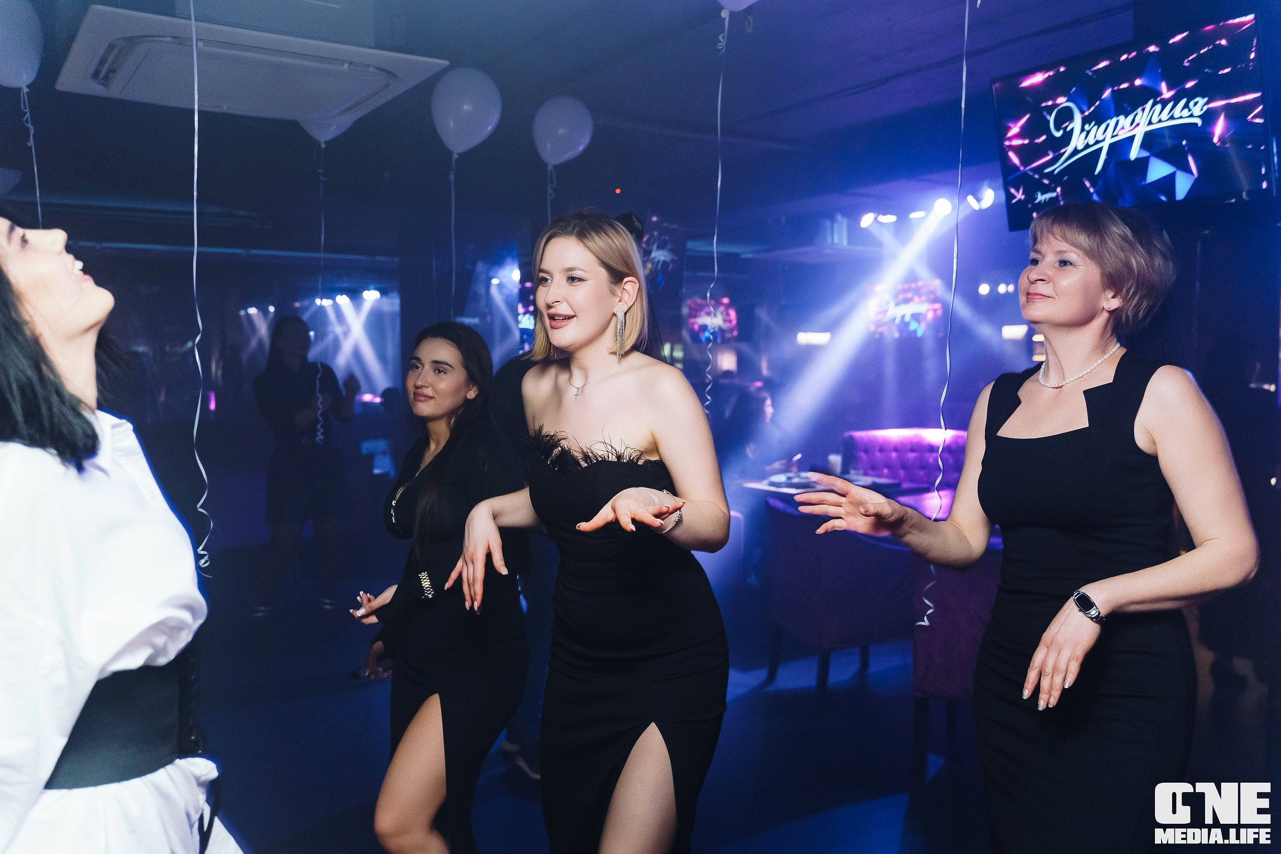 Фоторепортаж из караоке-клуба Эйфория. One Media Life: фоторепортажи, фотоотчеты с мероприятий и заведений