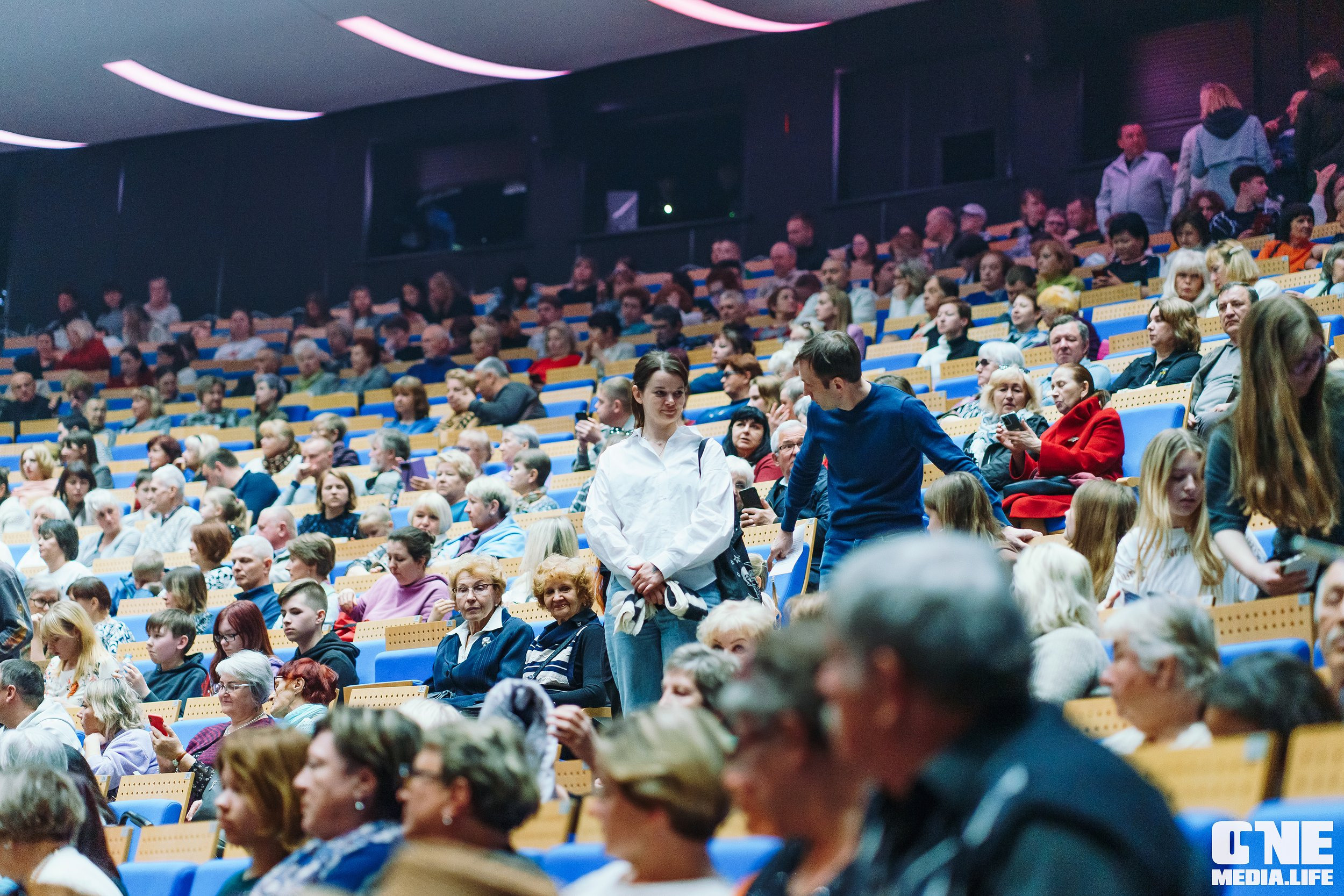 Праздничный концерт «День великой Победы» в Янтарь Холле. One Media Life: фоторепортажи, фотоотчеты с мероприятий и заведений