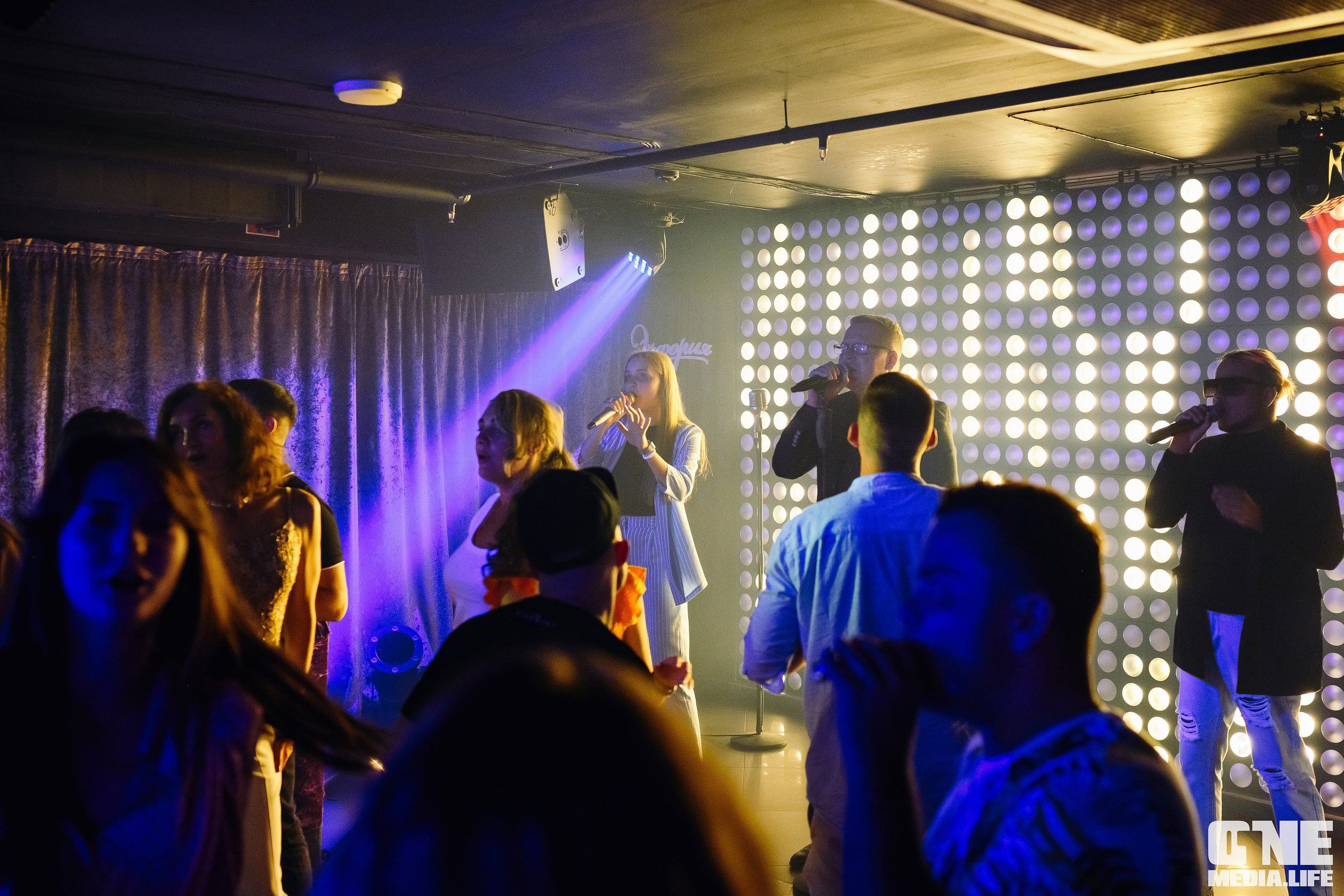 Фоторепортаж из караоке-клуба Эйфория. One Media Life: фоторепортажи, фотоотчеты с мероприятий и заведений