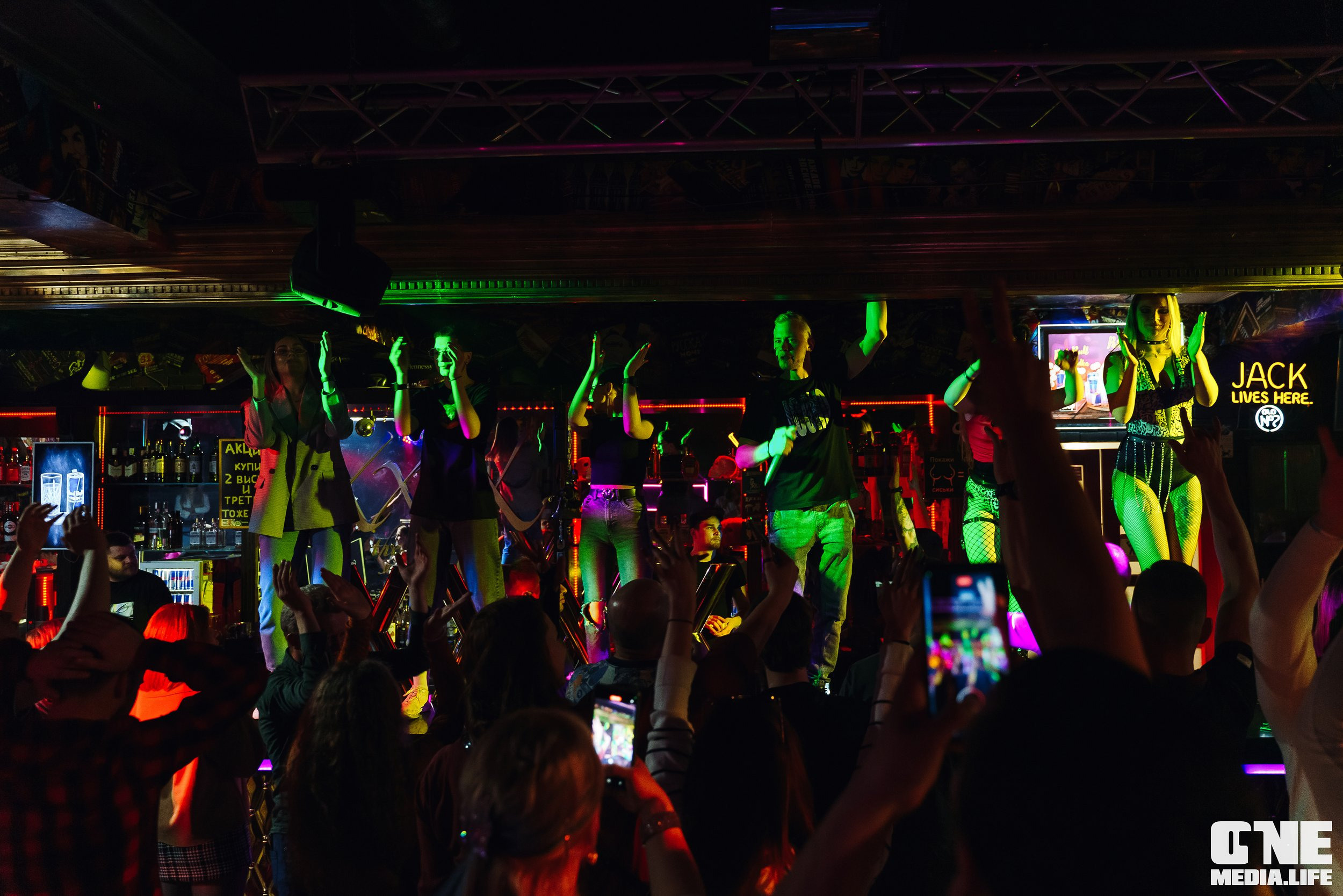 Фоторепортаж из караоке-клуба Эйфория. One Media Life: фоторепортажи, фотоотчеты с мероприятий и заведений