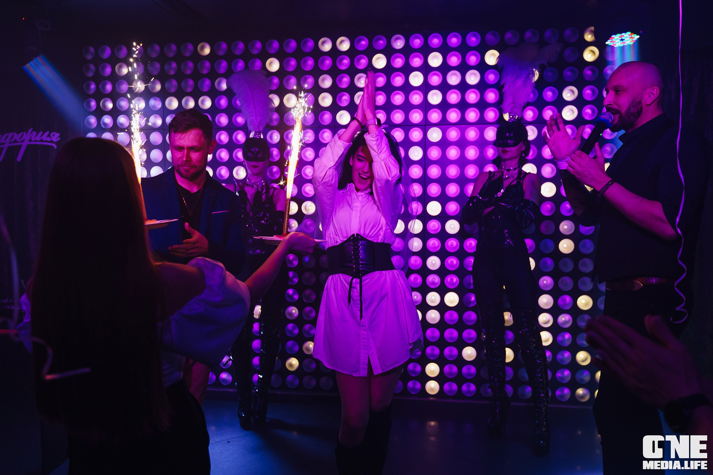 Фоторепортаж из караоке-клуба Эйфория. One Media Life: фоторепортажи, фотоотчеты с мероприятий и заведений