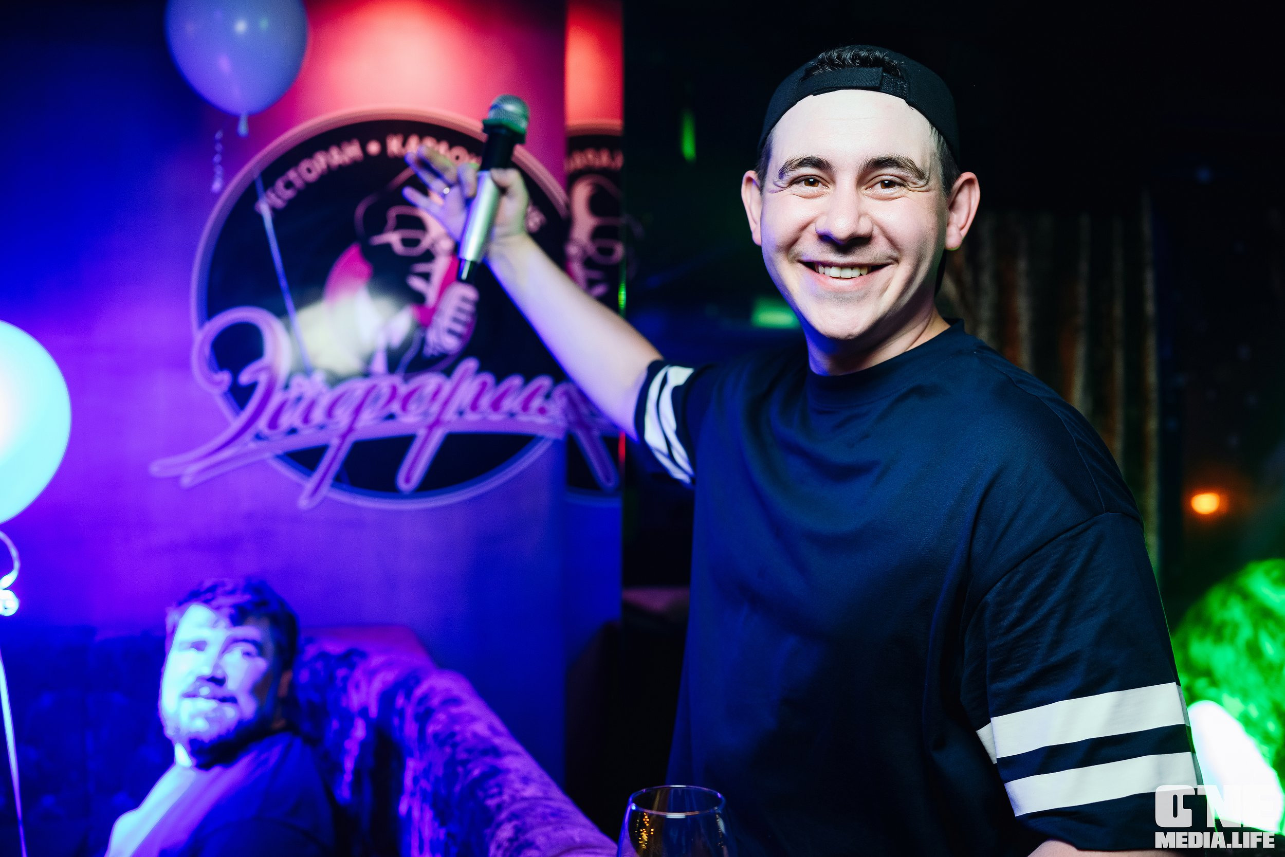 Фоторепортаж из караоке-клуба Эйфория. One Media Life: фоторепортажи, фотоотчеты с мероприятий и заведений