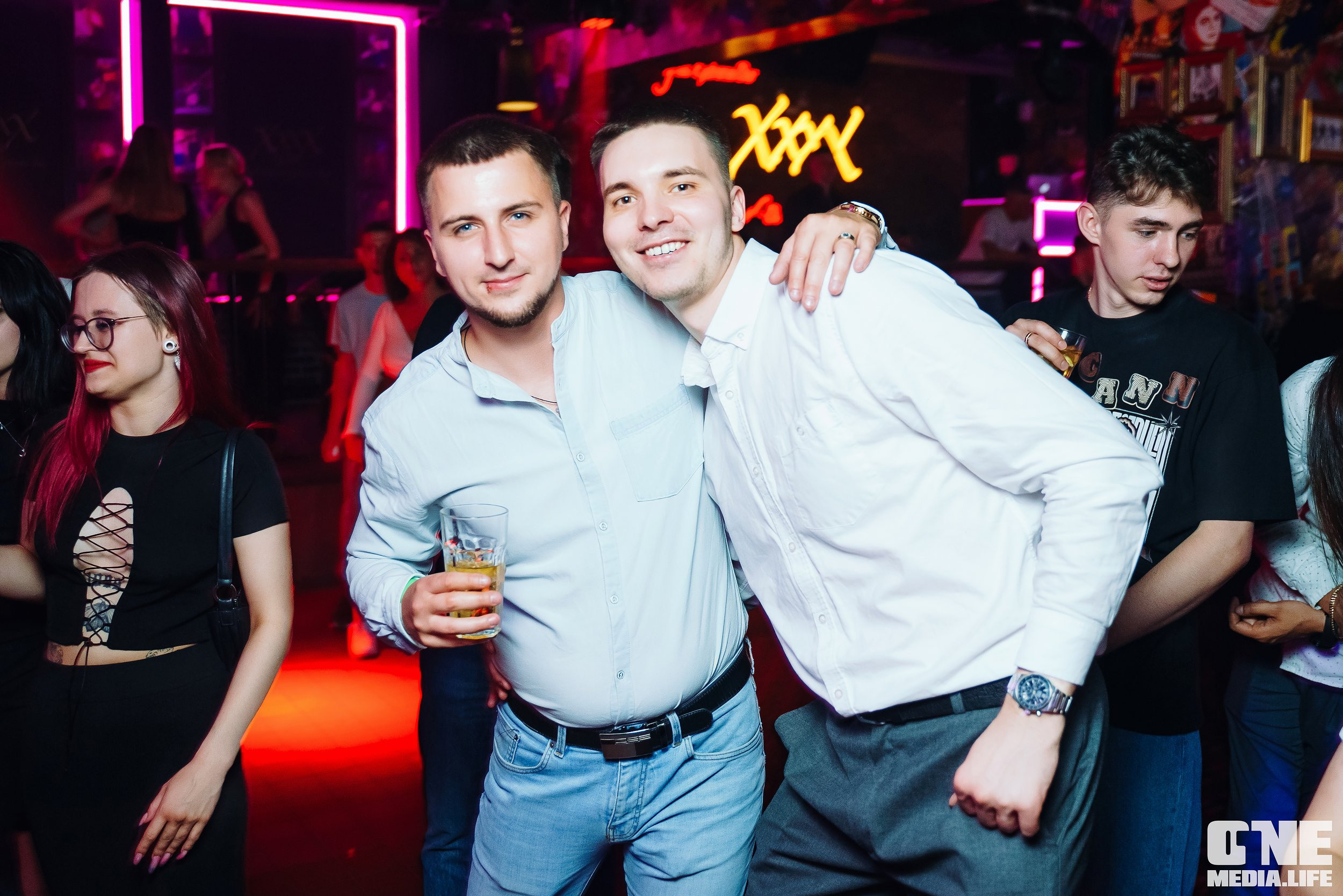 Фоторепортаж из экстрим бара XxxX. One Media Life: фоторепортажи, фотоотчеты с мероприятий и заведений
