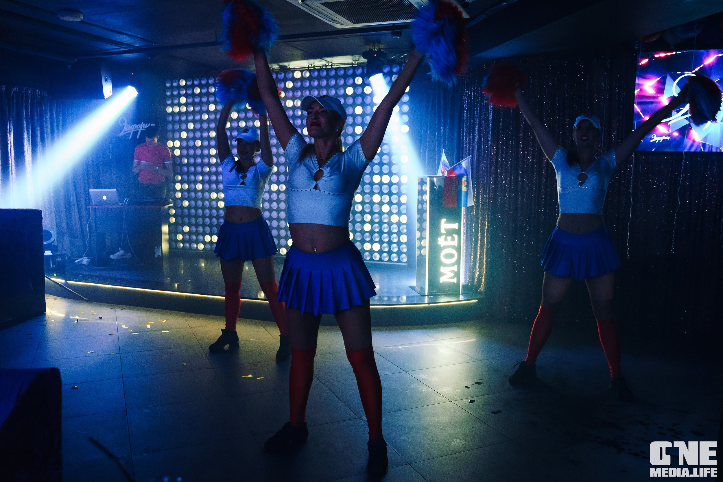 Фотоотчет из караоке-клуба Эйфория. One Media Life: фоторепортажи, фотоотчеты с мероприятий и заведений