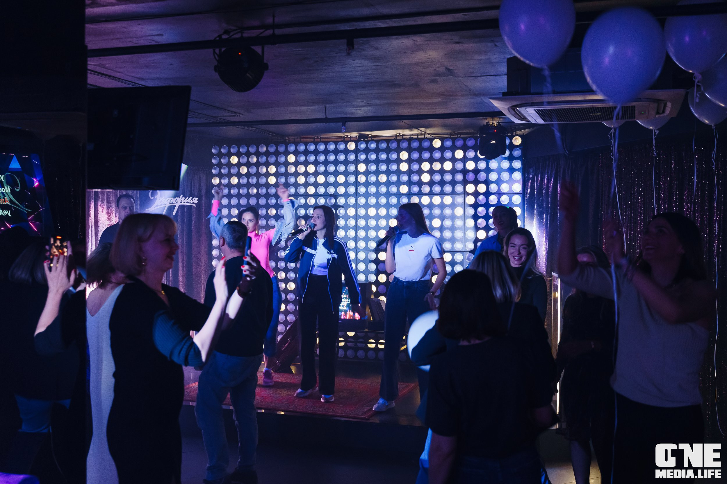 Фоторепортаж из караоке-клуба Эйфория. One Media Life: фоторепортажи, фотоотчеты с мероприятий и заведений