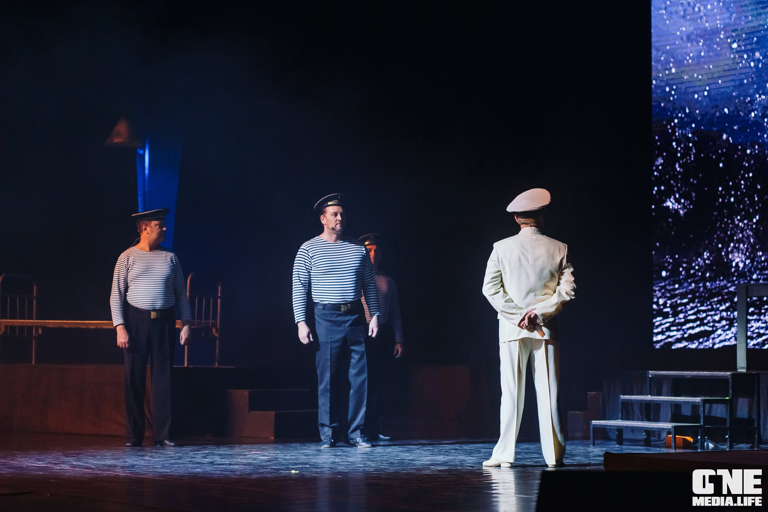 Праздничный концерт «День великой Победы» в Янтарь Холле. One Media Life: фоторепортажи, фотоотчеты с мероприятий и заведений