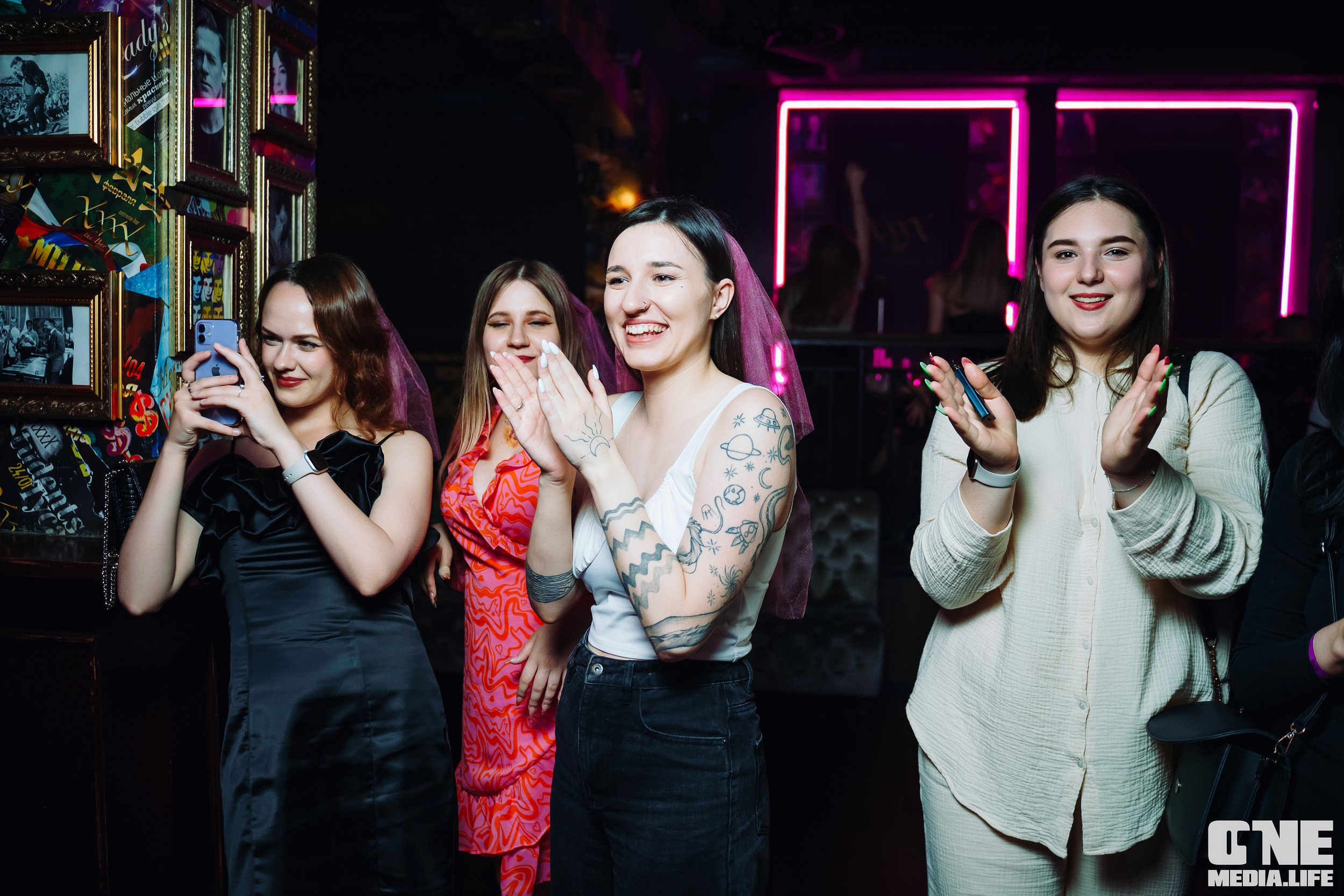 Фоторепортаж из экстрим бара XxxX. One Media Life: фоторепортажи, фотоотчеты с мероприятий и заведений