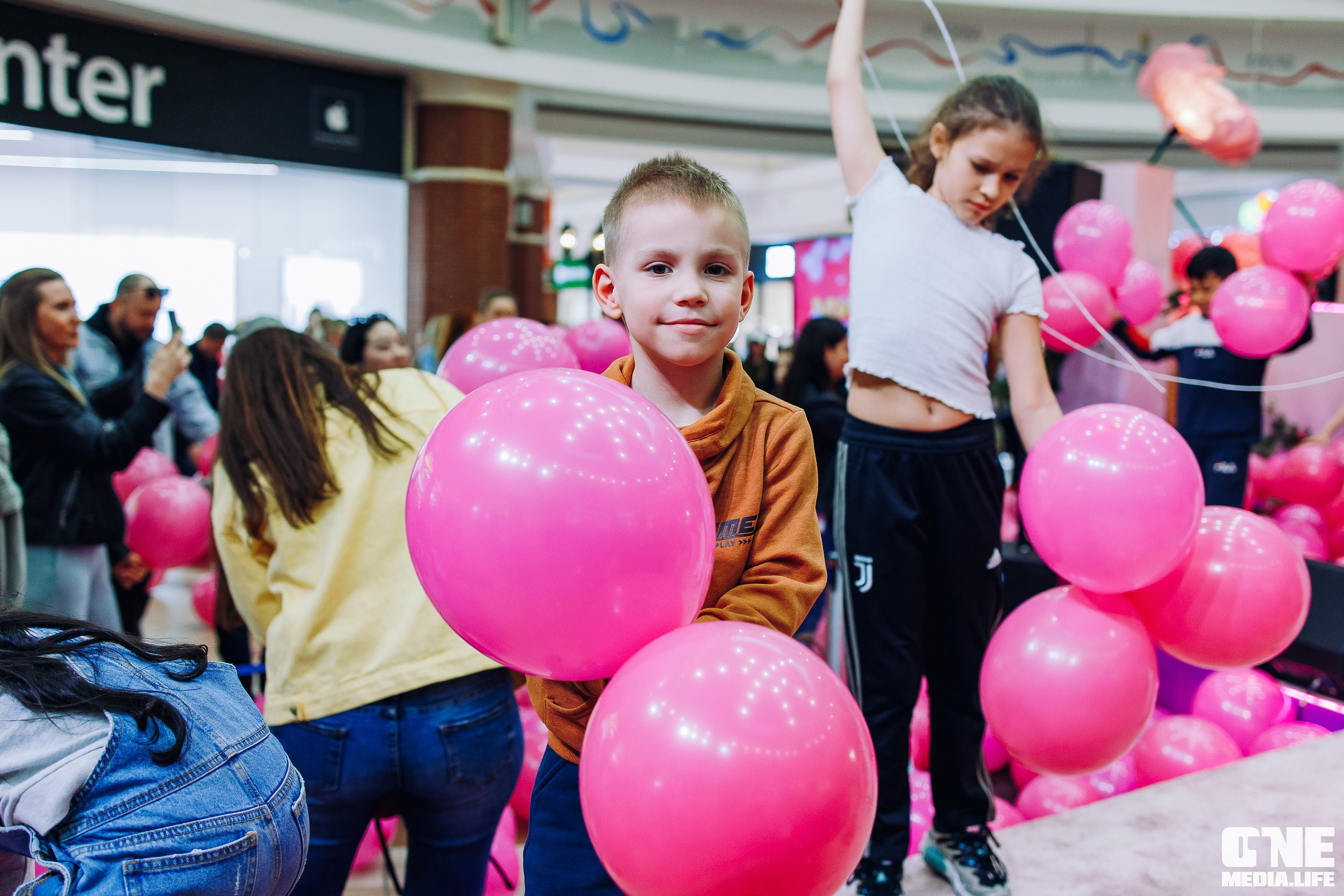 Фоторепортаж из ТРЦ Европа. One Media Life: фоторепортажи, фотоотчеты с мероприятий и заведений