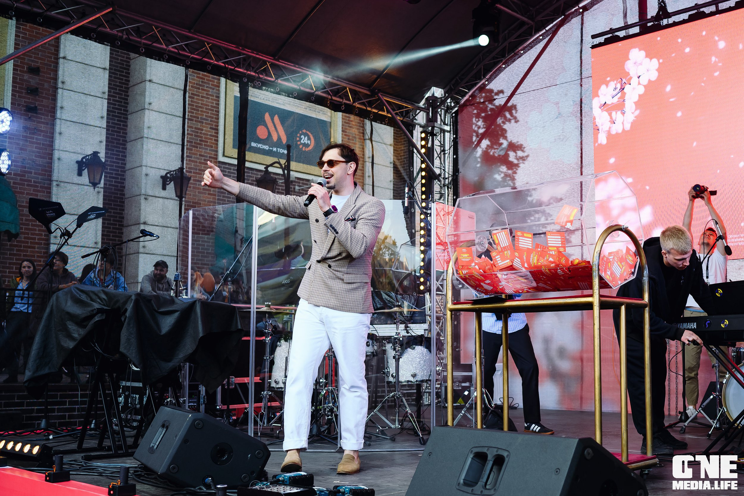 Фоторепортаж с 15-ти летия ТРЦ Европа. One Media Life: фоторепортажи, фотоотчеты с мероприятий и заведений